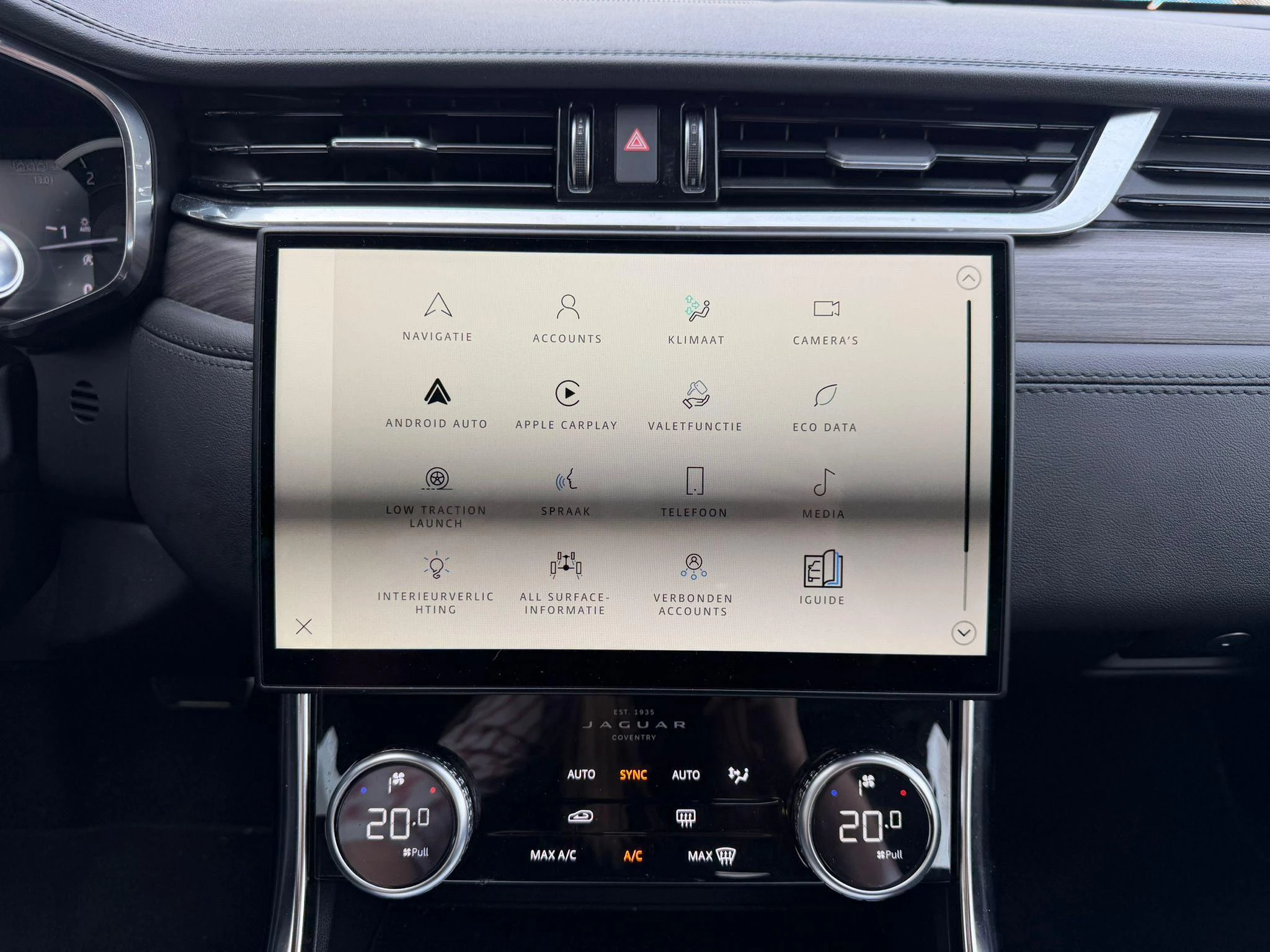 Jaguar XF D200 AWD SE