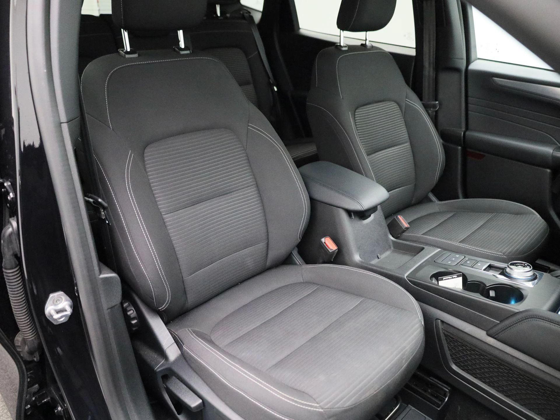 Ford-Kuga-image-36