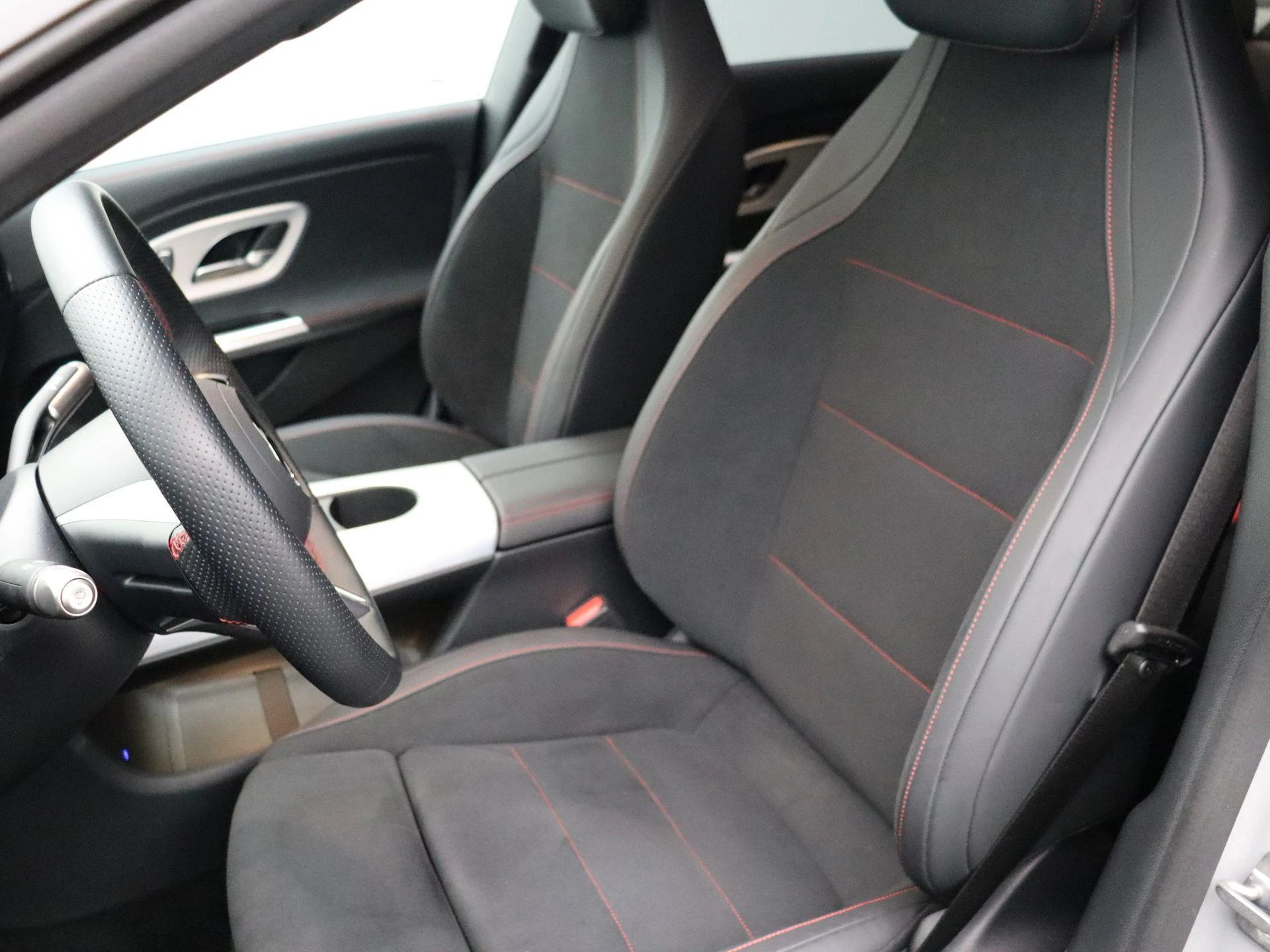 Mercedes-Benz-CLA-image-21