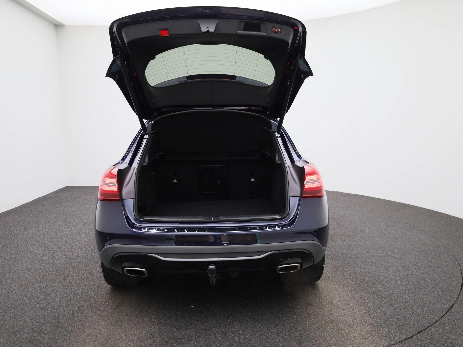 Mercedes-Benz-GLA-image-10