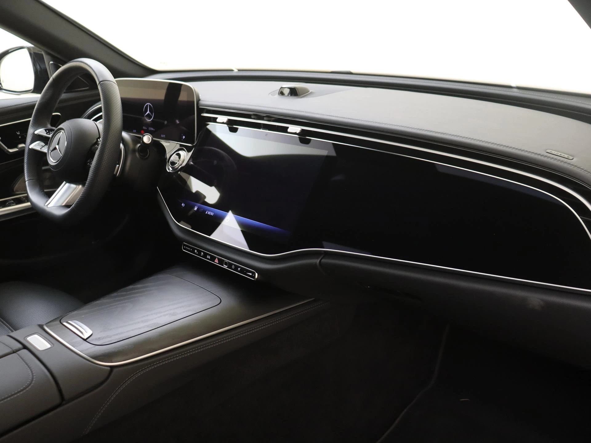 Mercedes-Benz-E-Klasse-image-4
