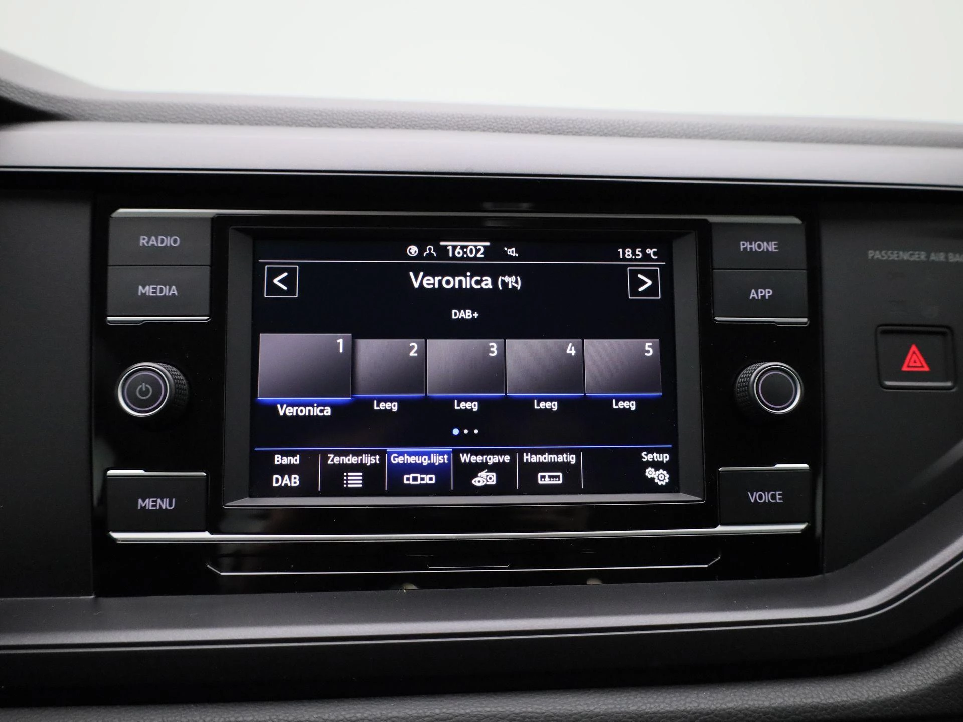 Volkswagen-Polo-image-14