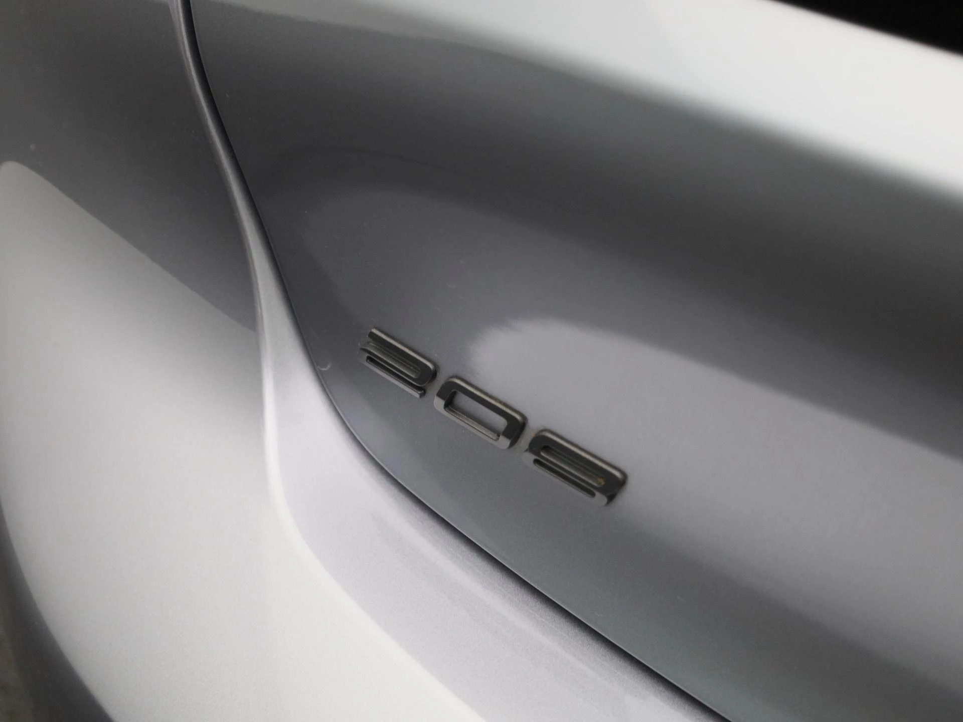 Peugeot 208 1.2 HYBRID 100 e-DSC6 GT