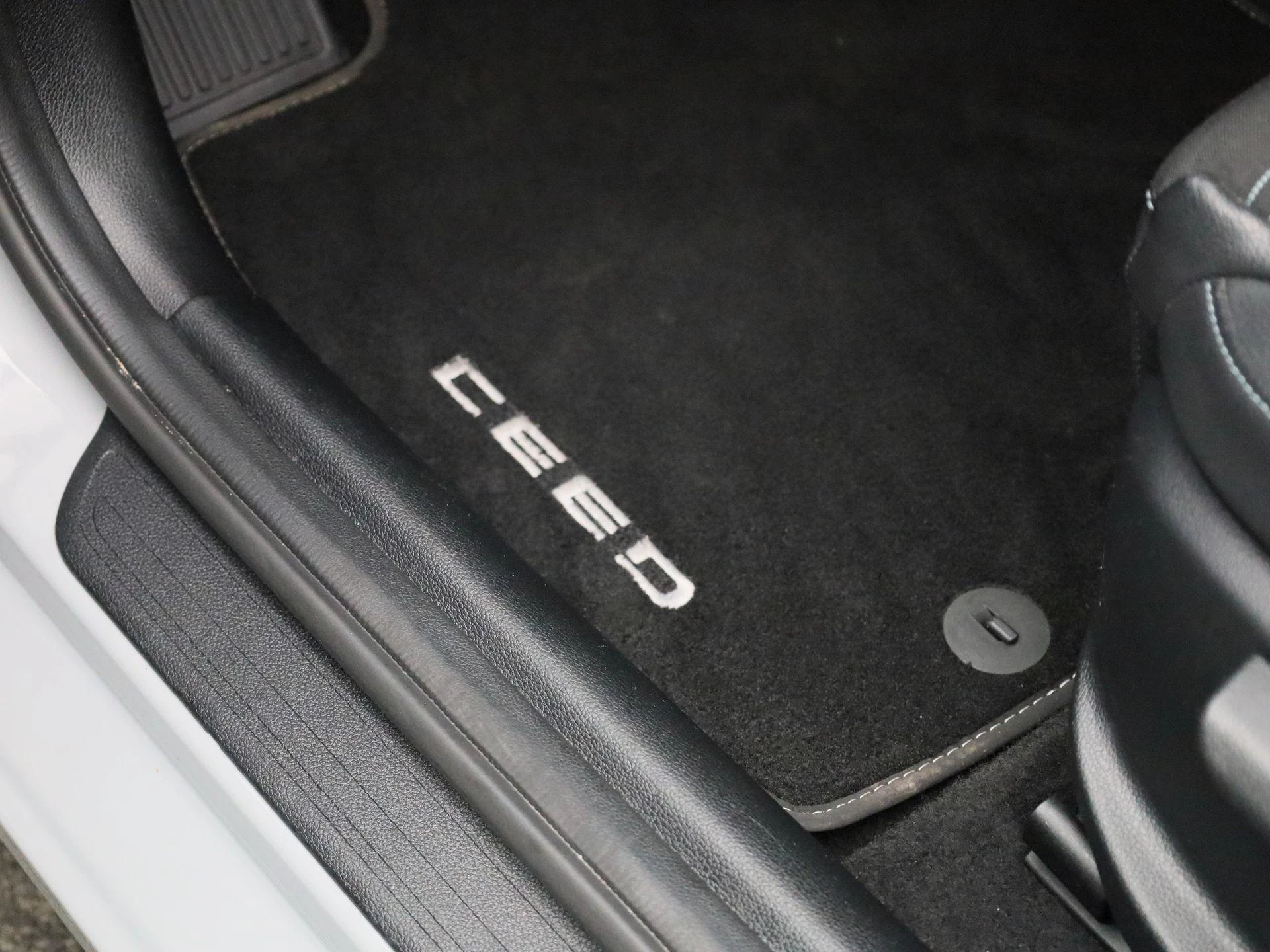 Kia-Ceed Sportswagon-image-31