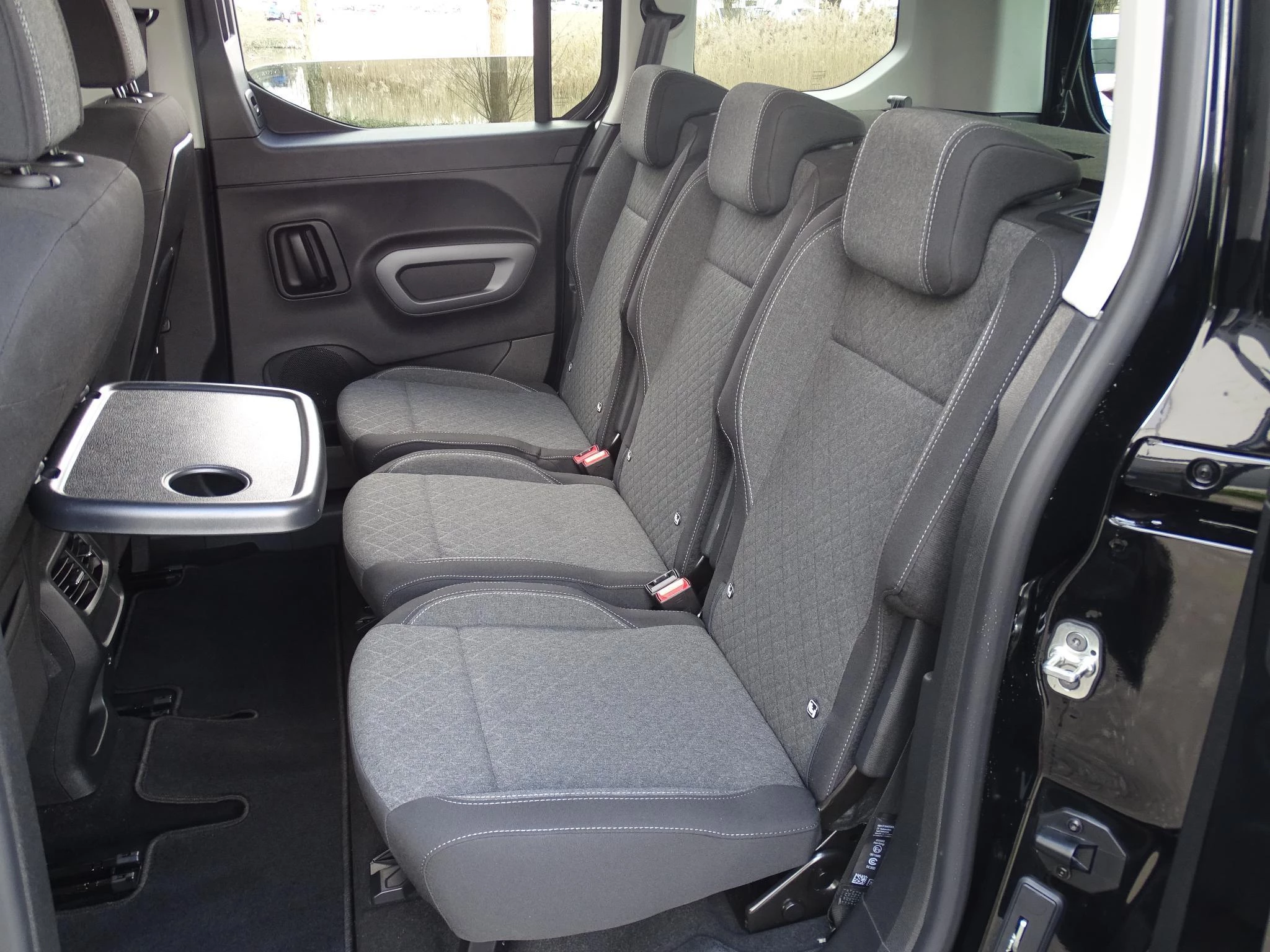 Opel Combo Life 1.2T Edition+gps+camera+park pilot achteraan