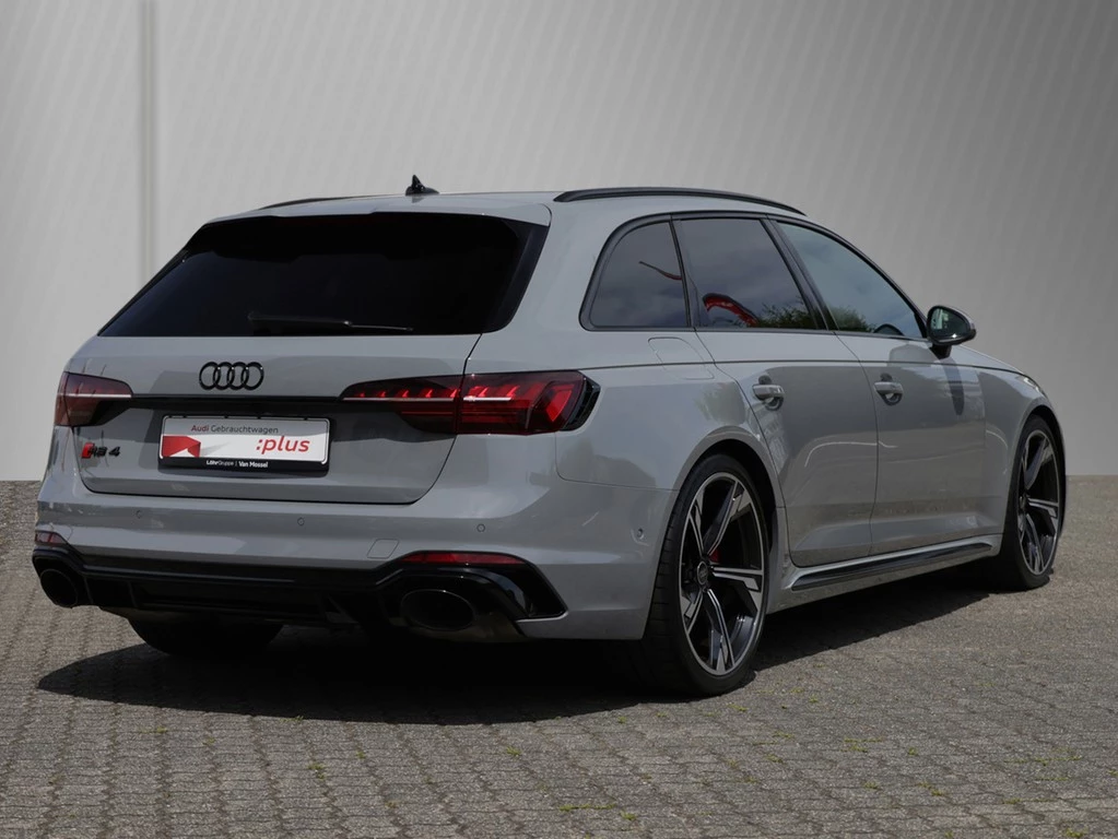 Audi RS4 Avant tiptronic