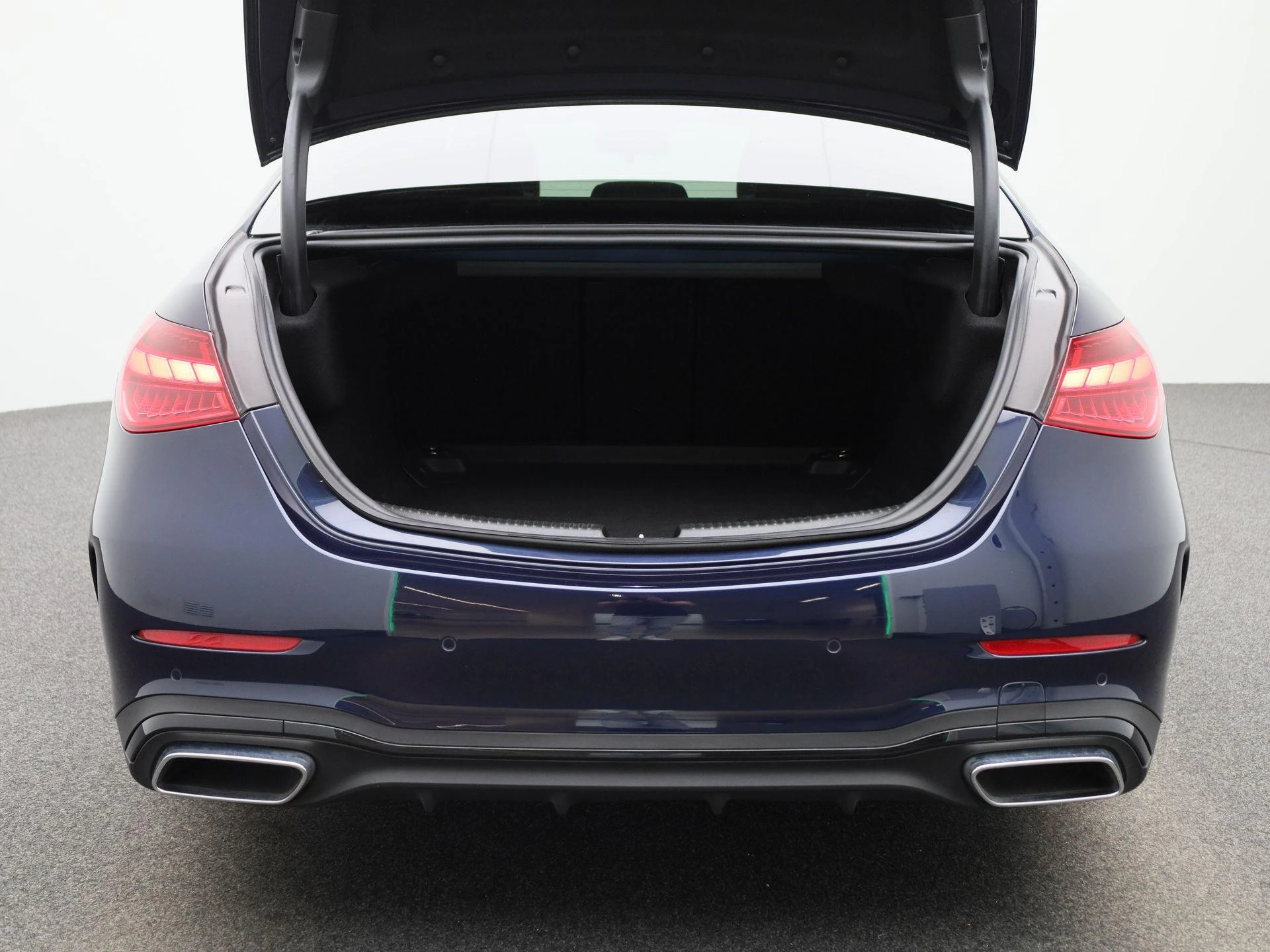 Mercedes-Benz-C-Klasse-image-14