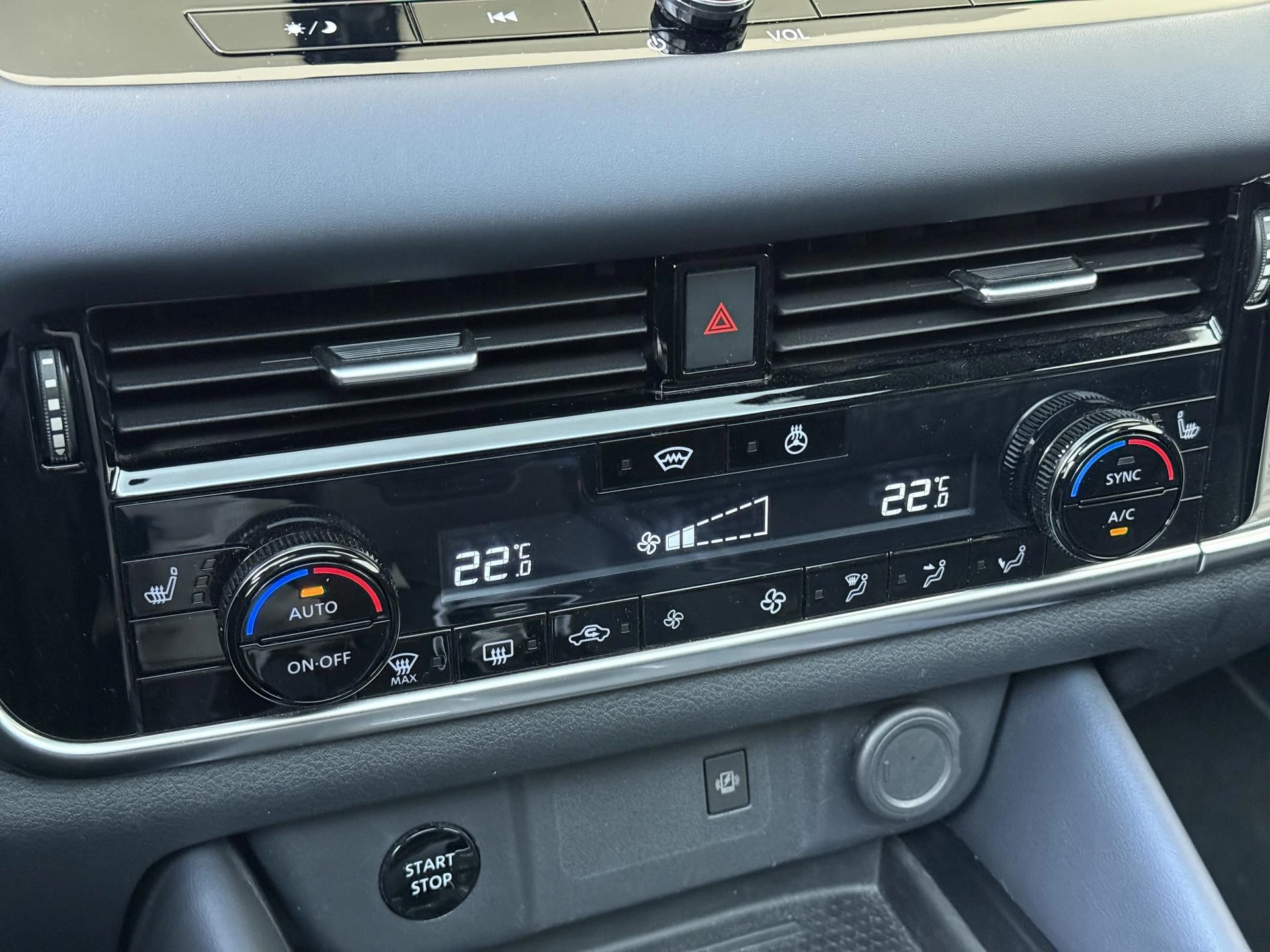 Nissan-QASHQAI-image-18