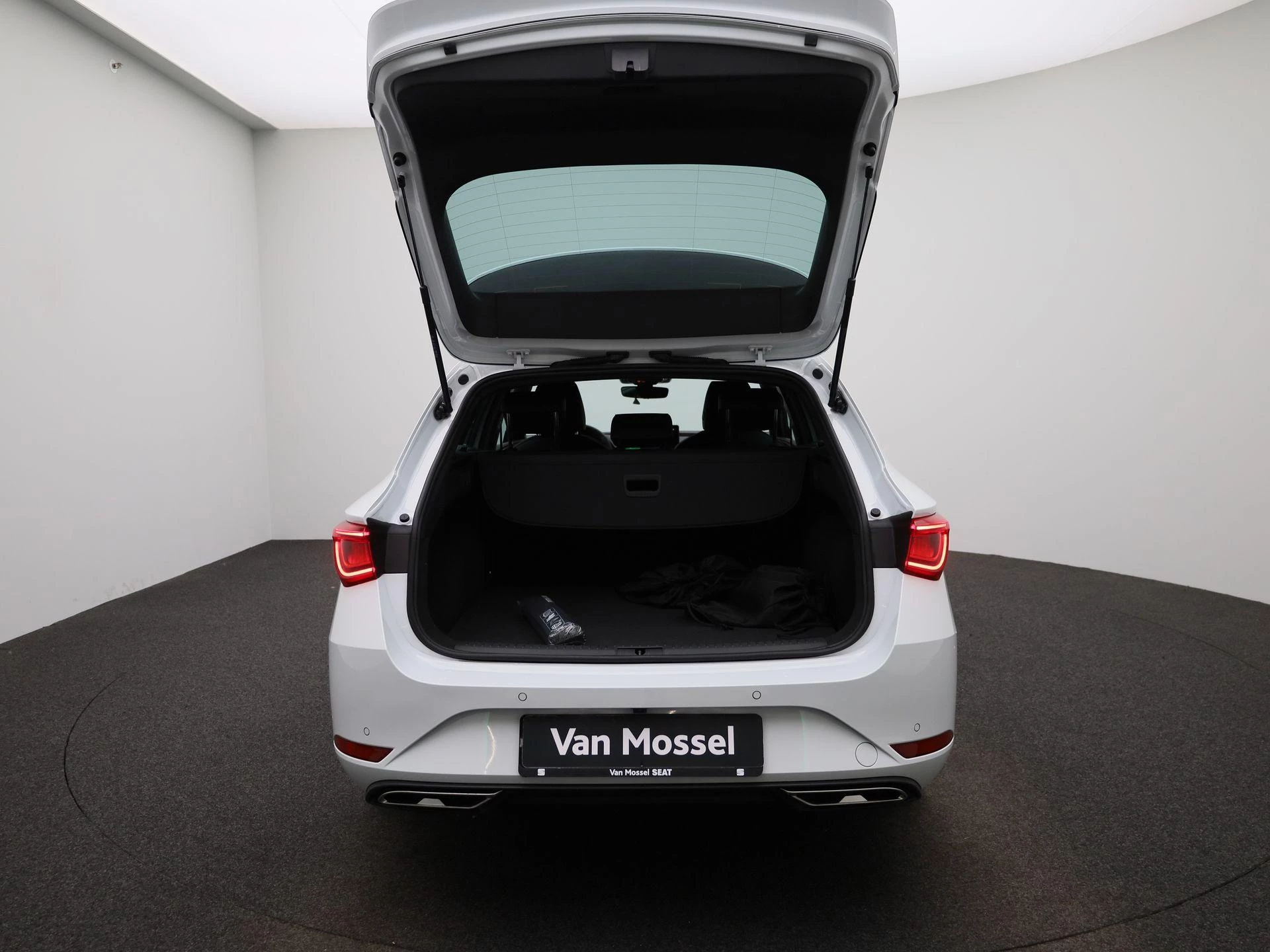 SEAT Leon Sportstourer 1.5 TSI e-Hybrid FR Business