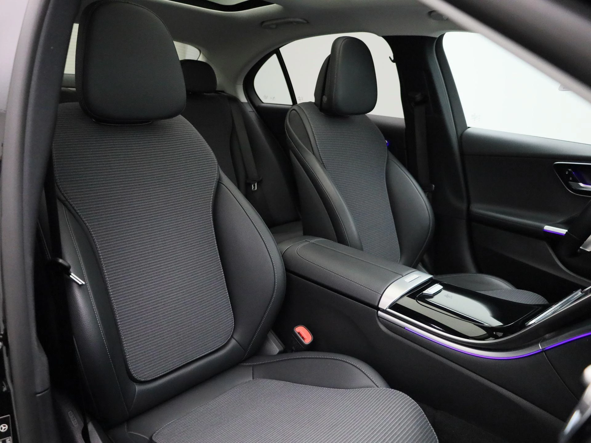 Mercedes-Benz-C-Klasse-image-31