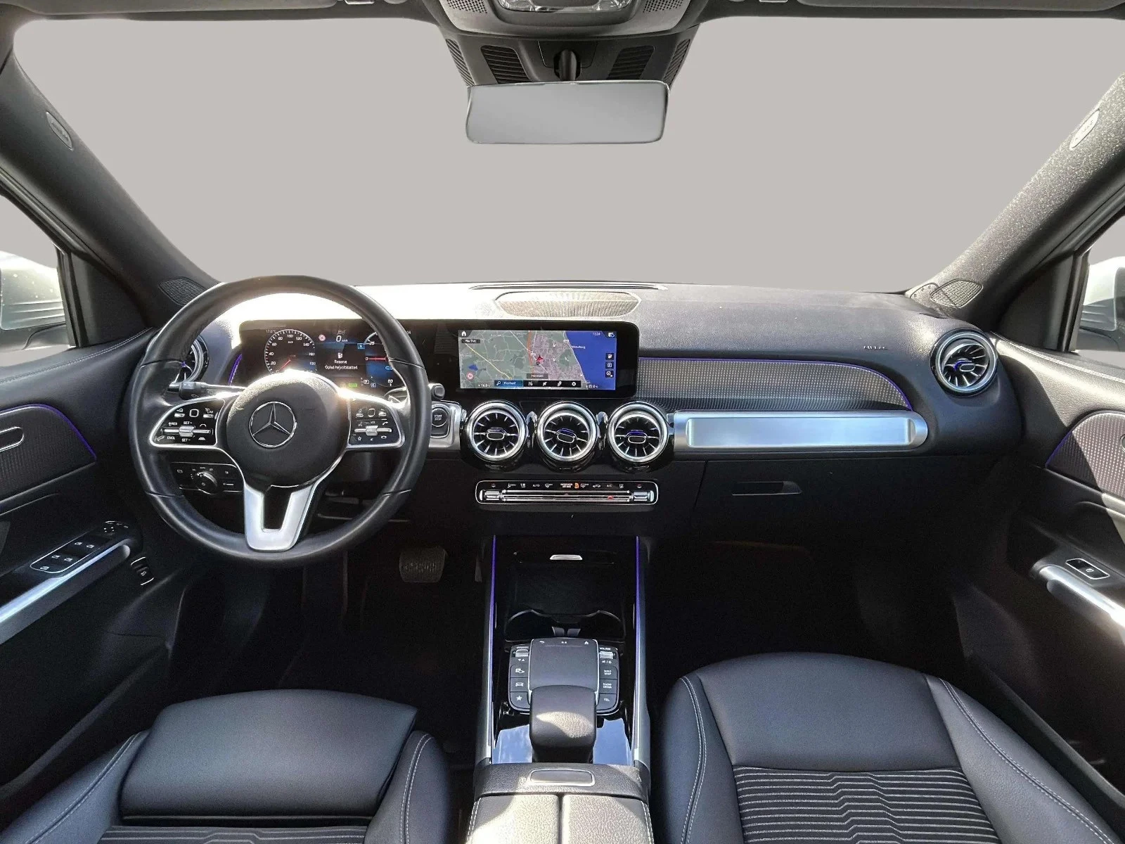 Mercedes-Benz-EQB-image-11