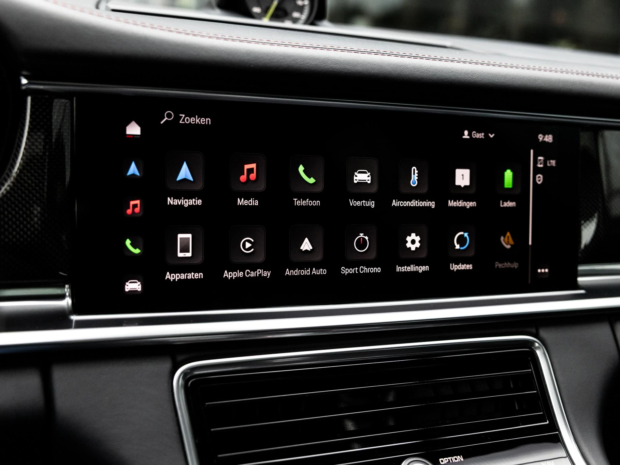 Porsche-Panamera-image-41