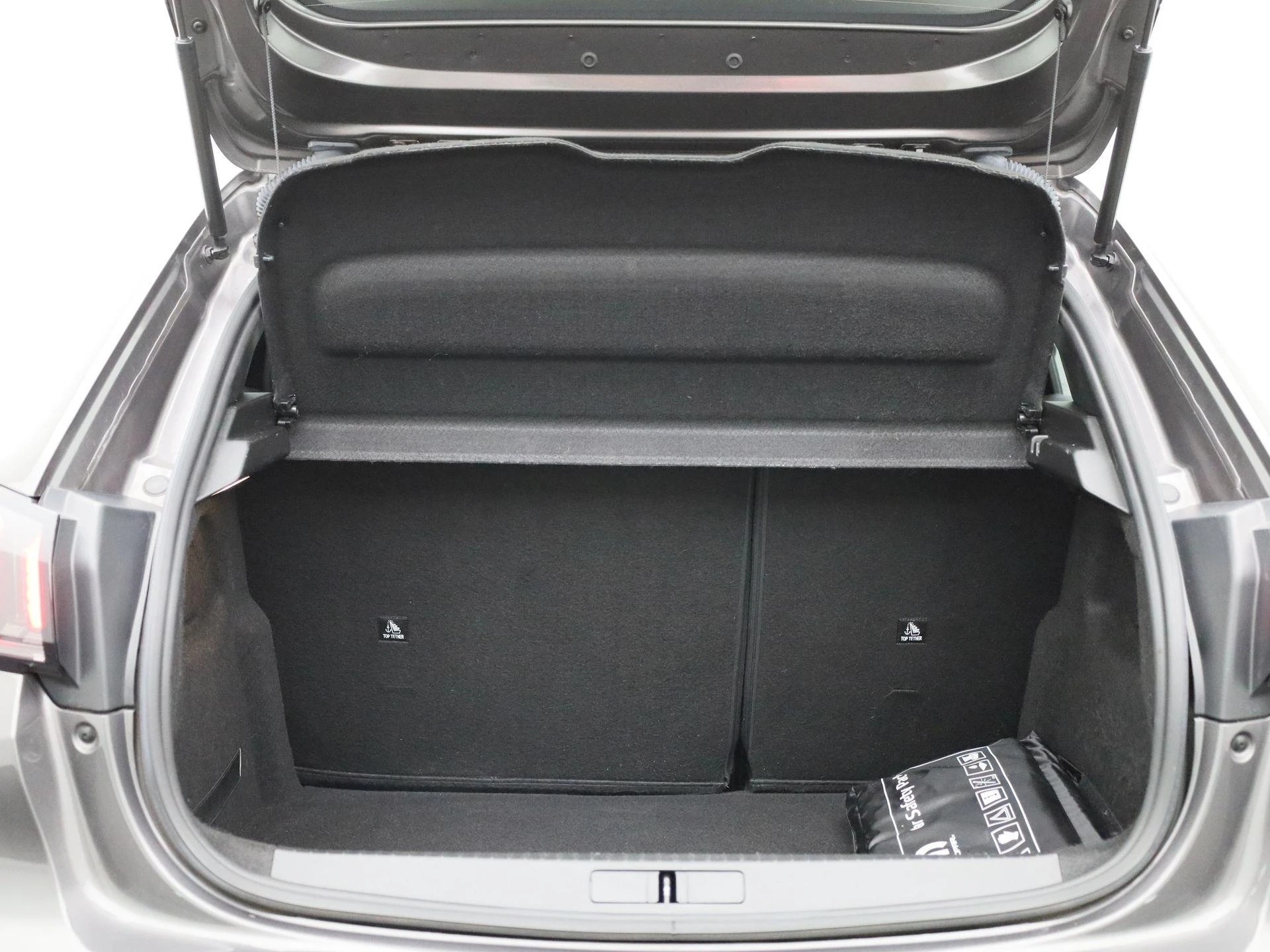 Peugeot-208-image-13