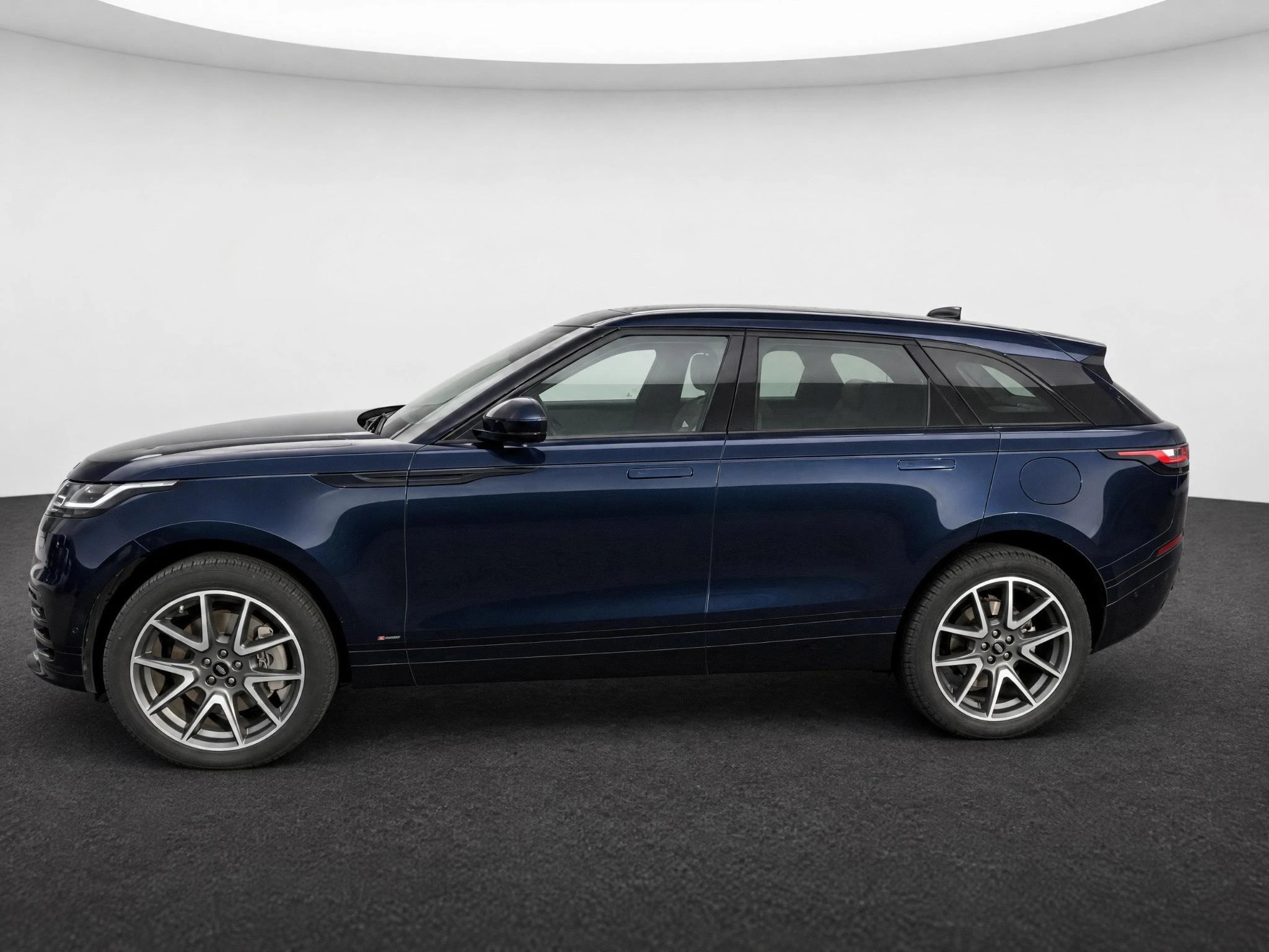 Land Rover-Range Rover Velar-image-2