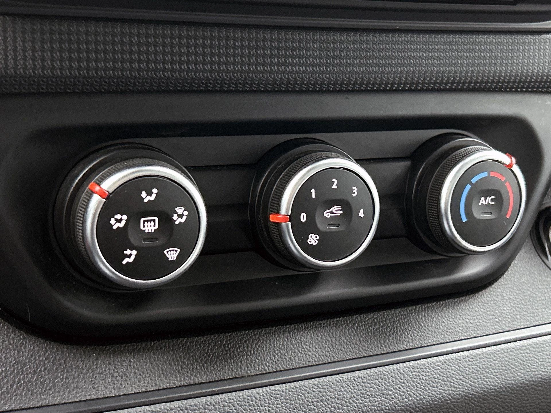 Renault-Trafic-image-23