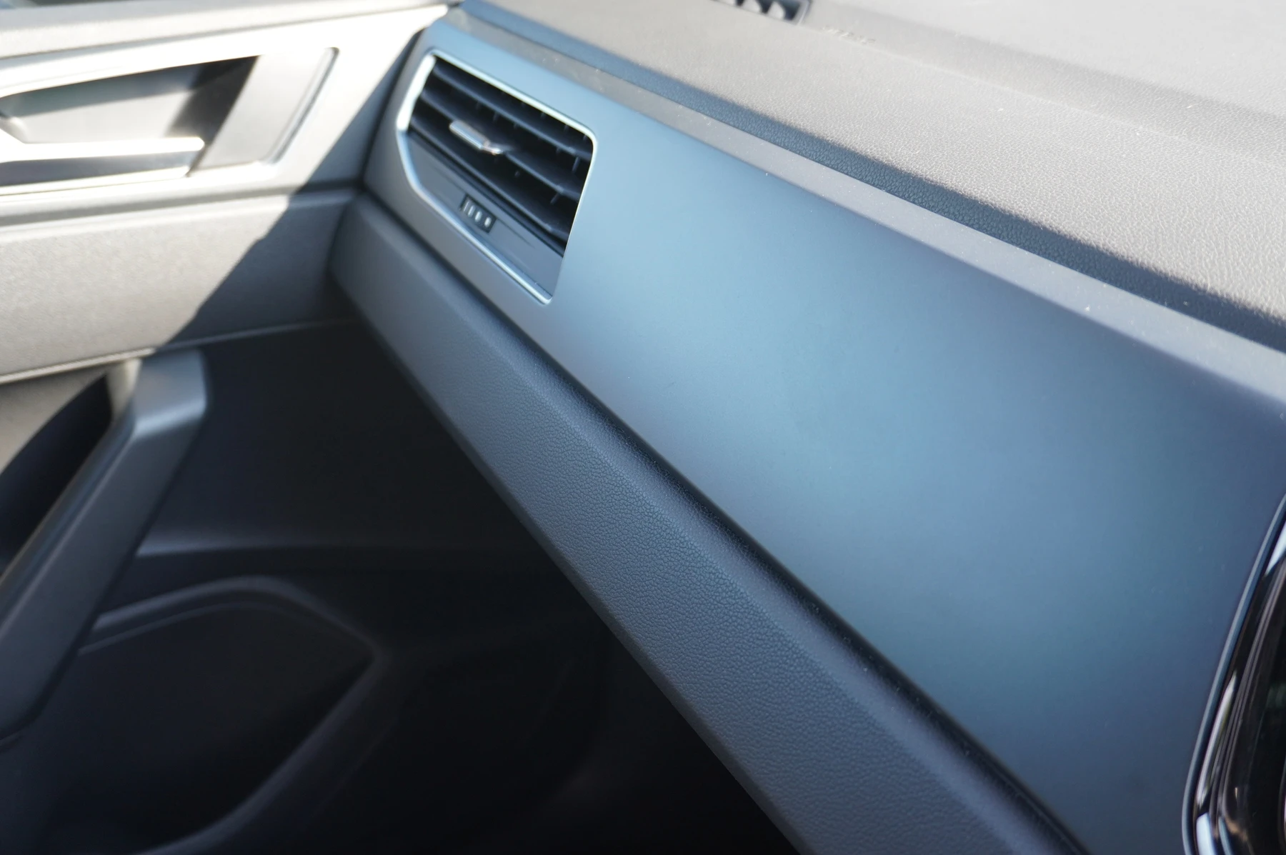 Volkswagen-Polo-image-22