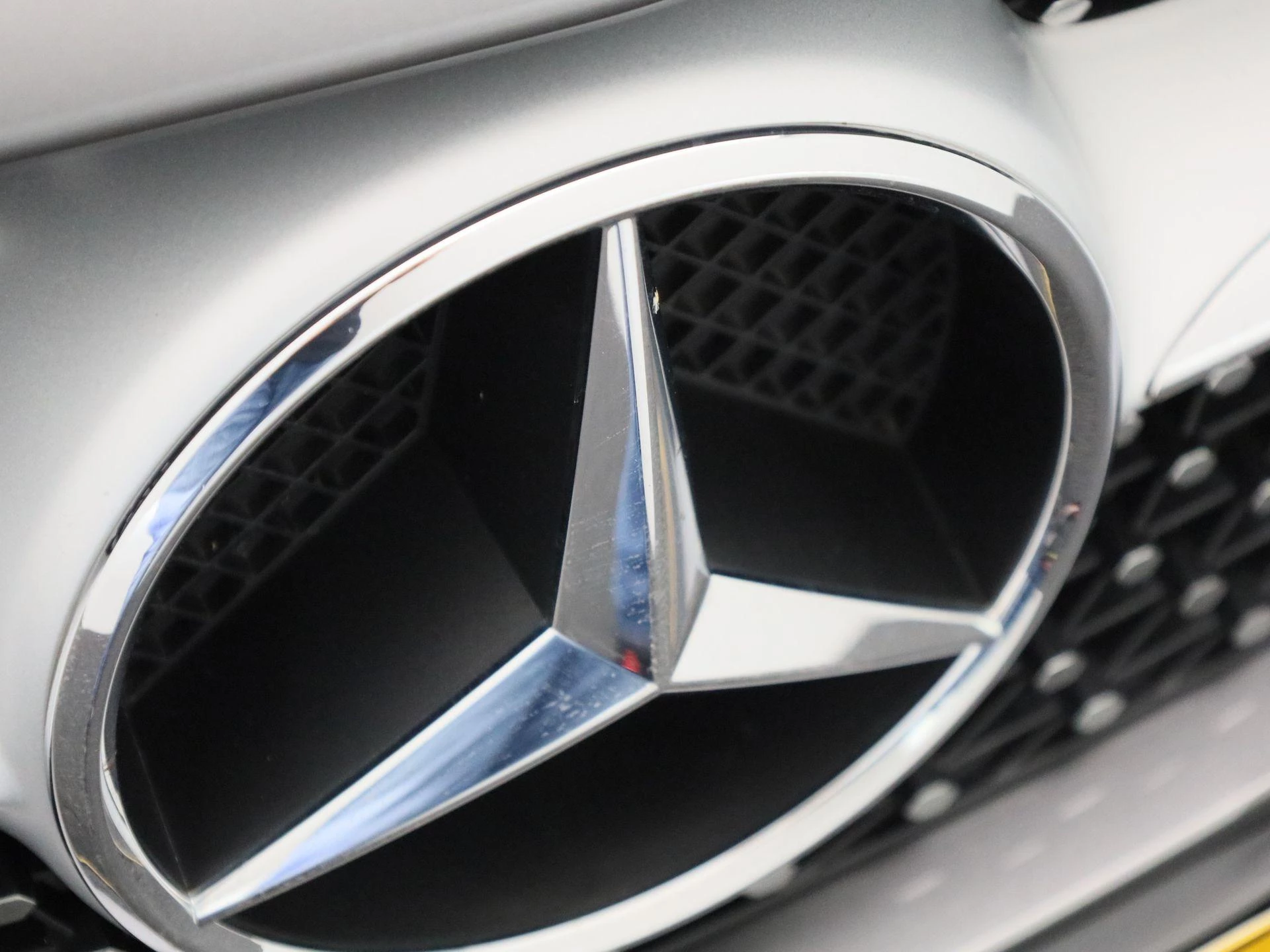 Mercedes-Benz-CLA-image-35
