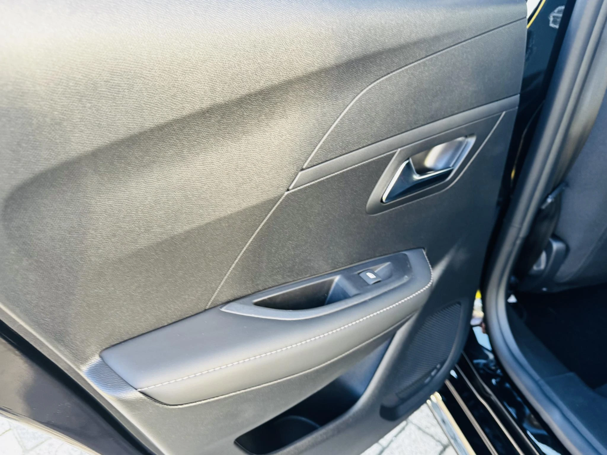 Peugeot-208-image-21
