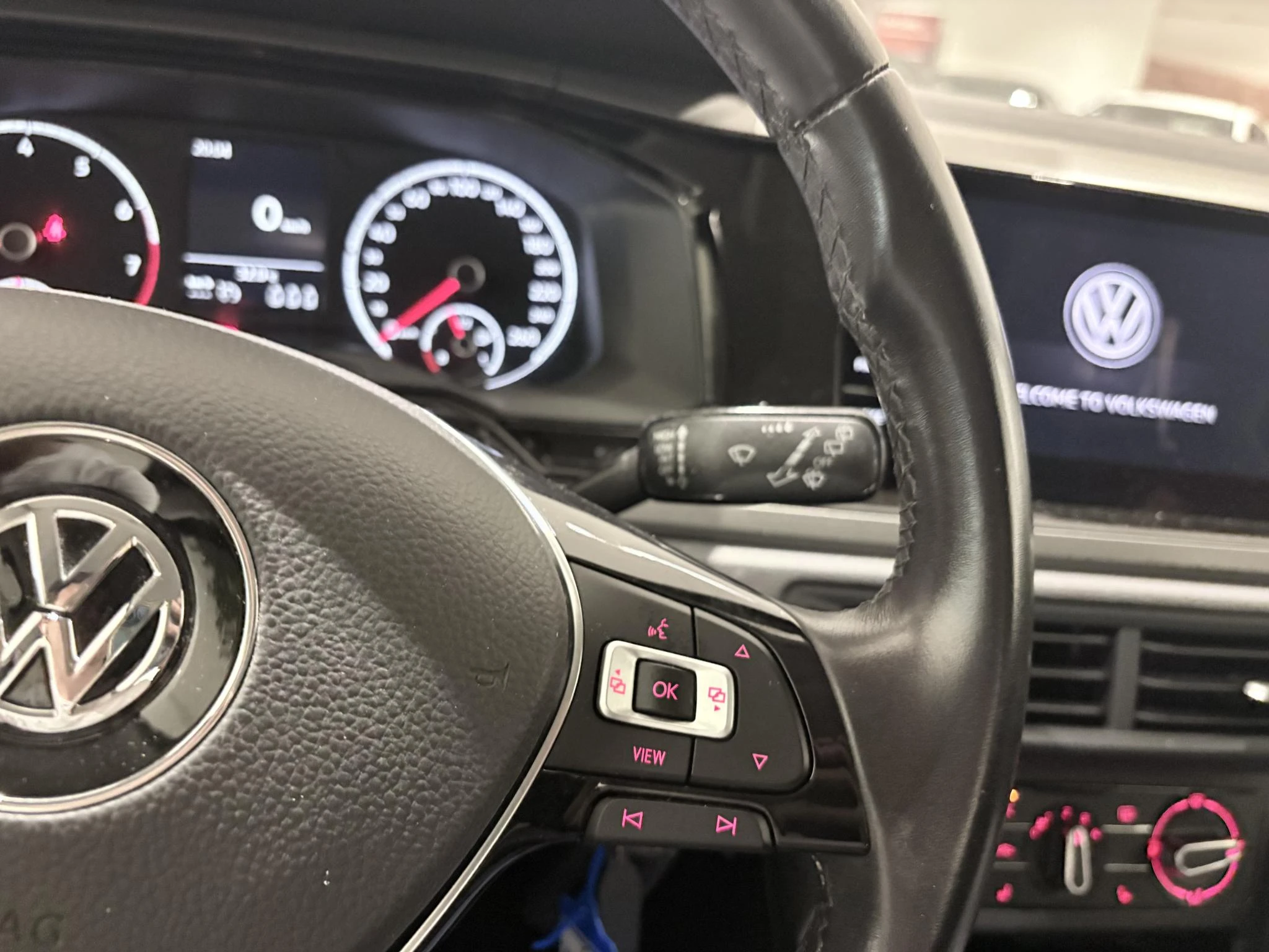 Volkswagen-Polo-image-15
