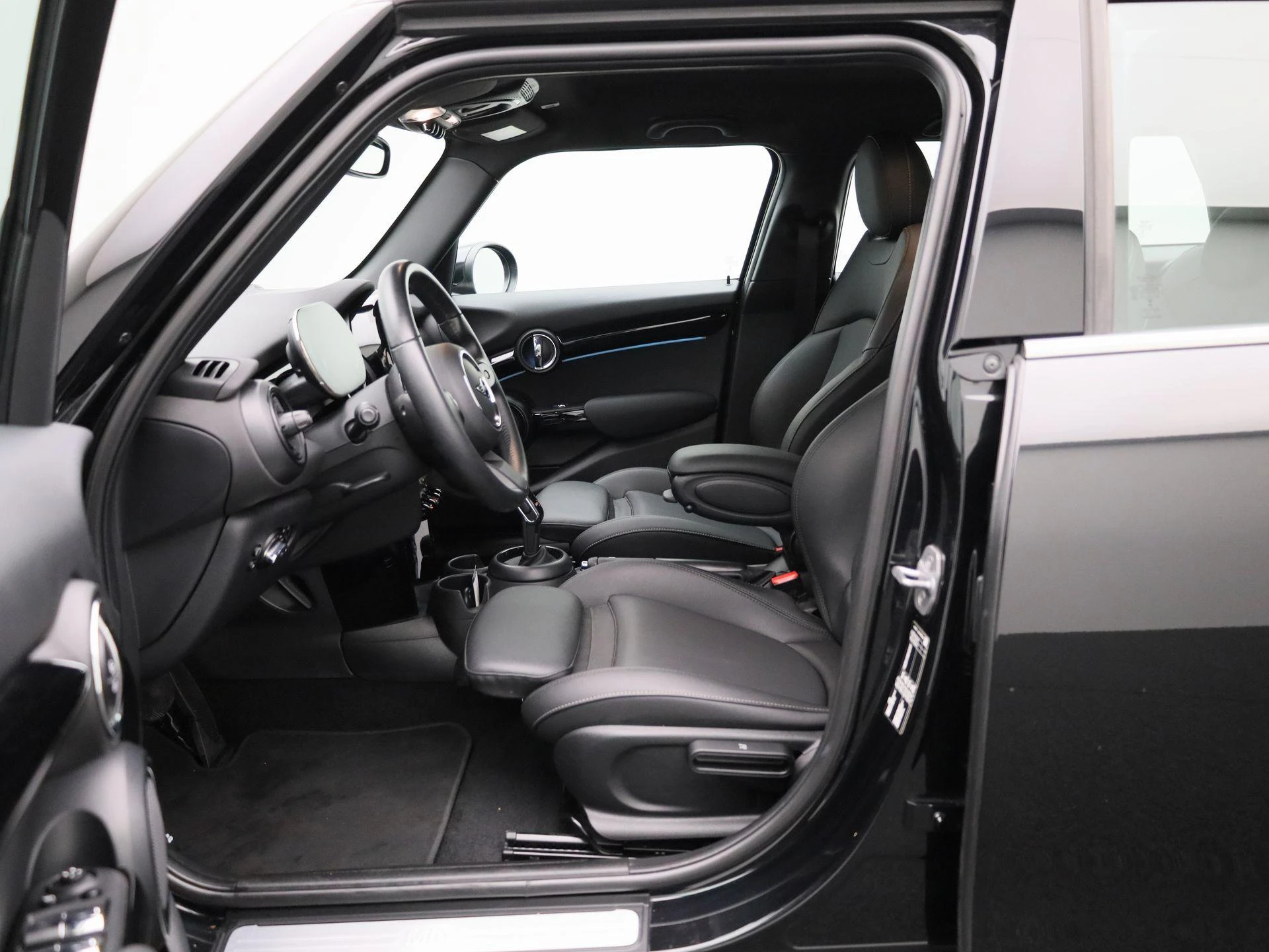 MINI-Cooper-image-8