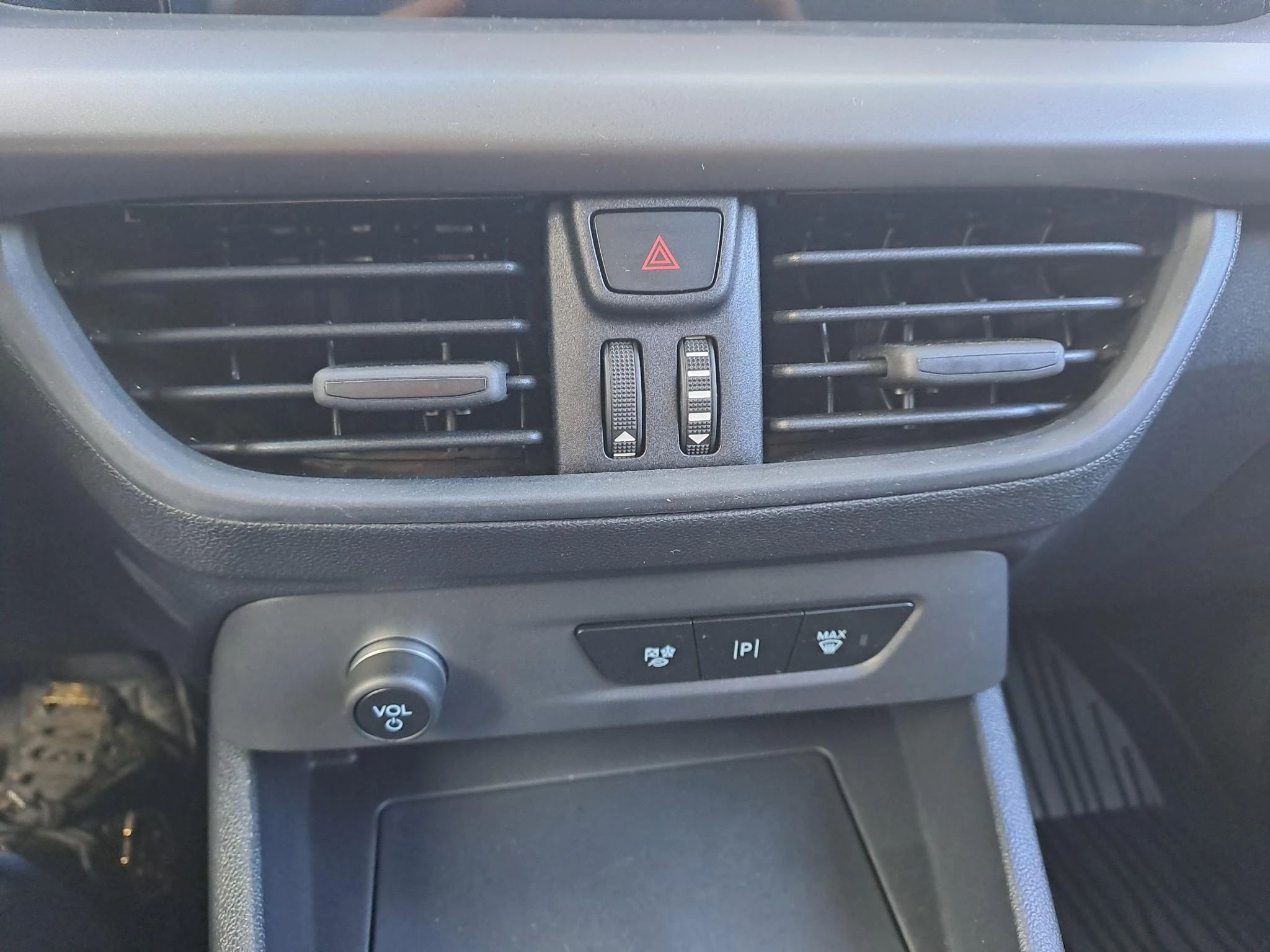 Ford-E-Transit-image-21