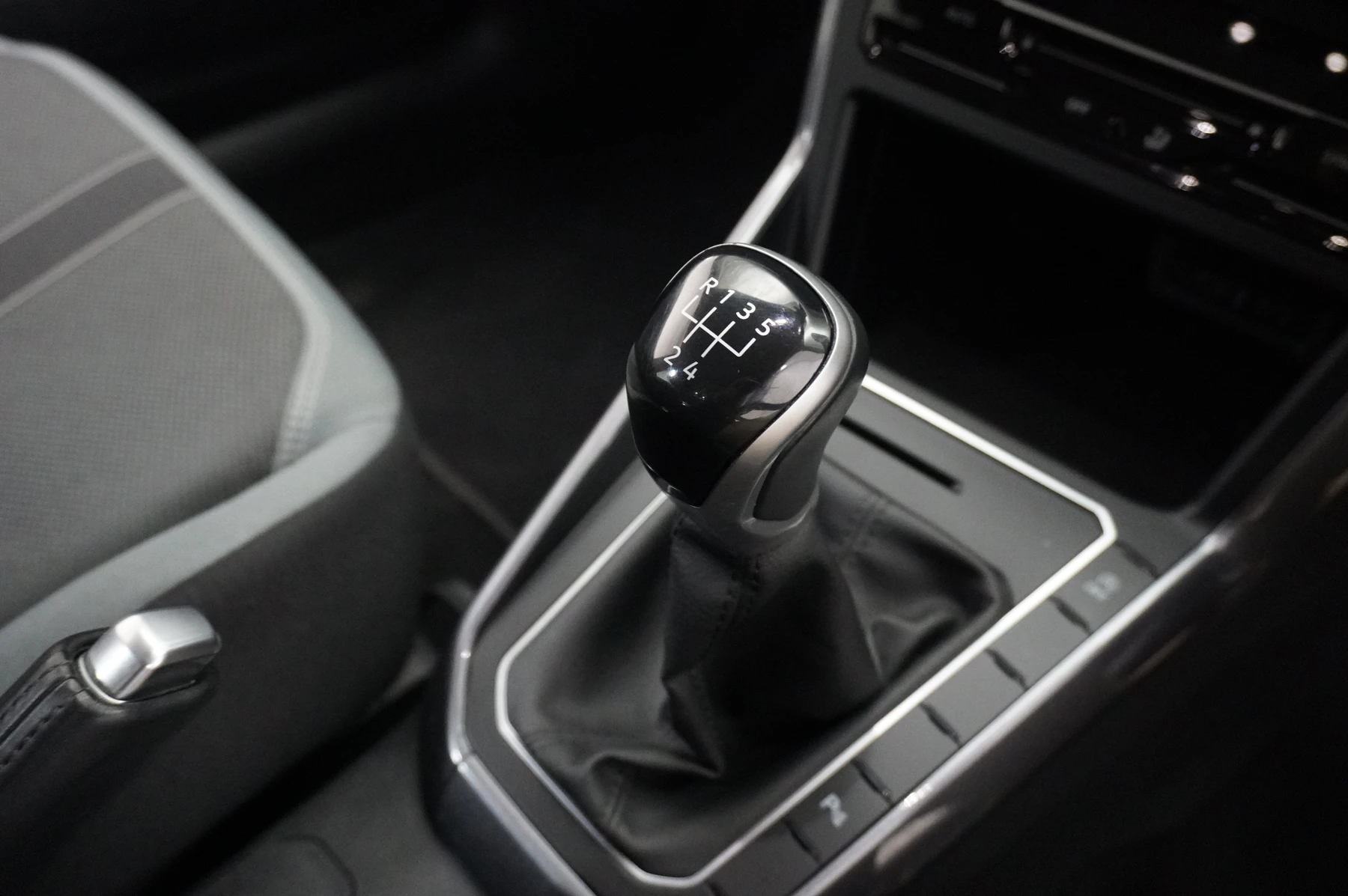 Volkswagen-Polo-image-32