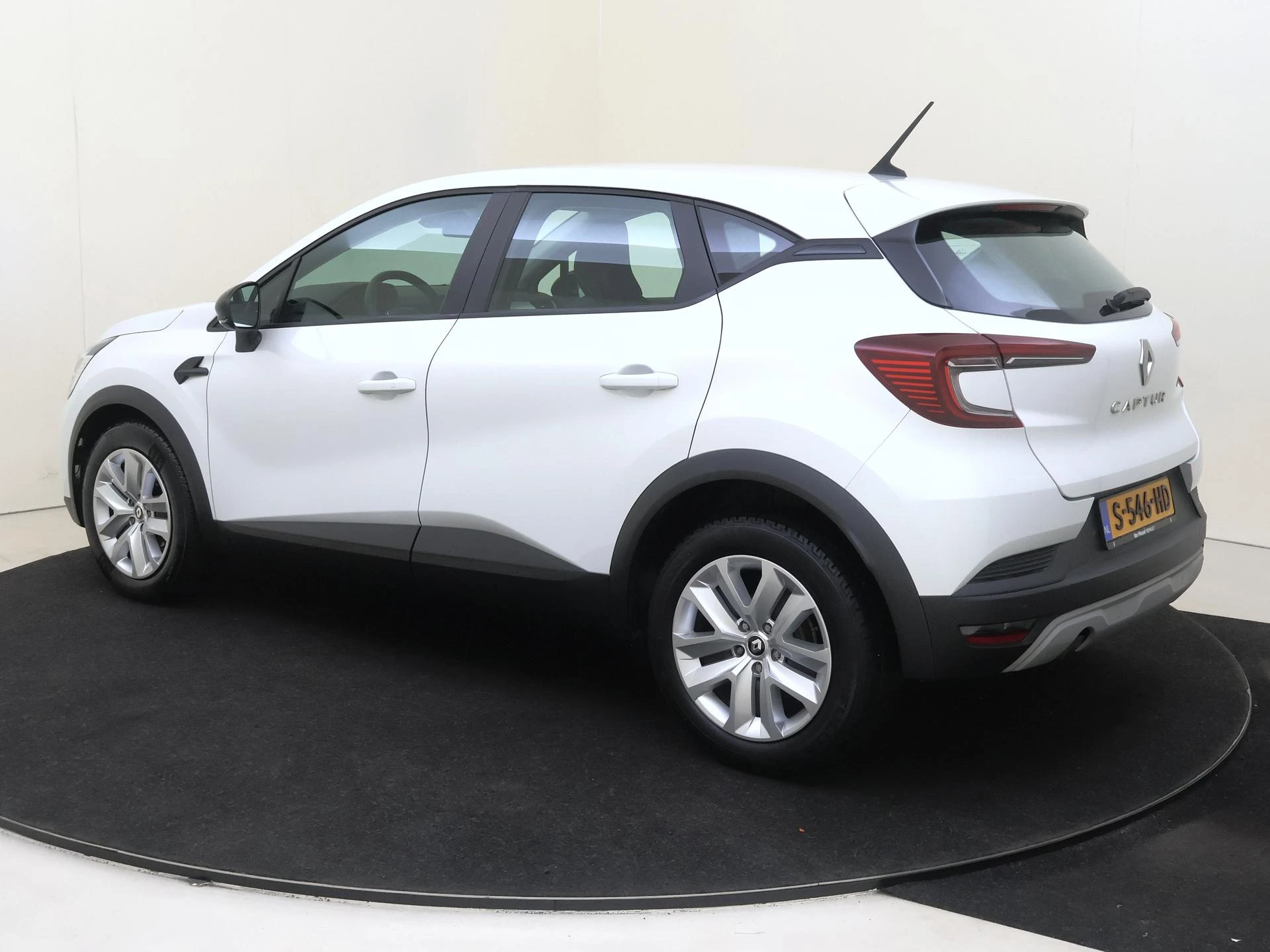 Renault-Captur-image-2