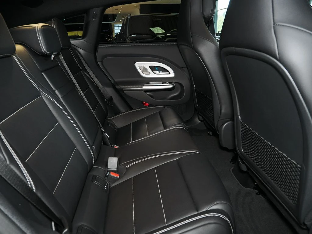 Mercedes-Benz-CLA 250+-image-11