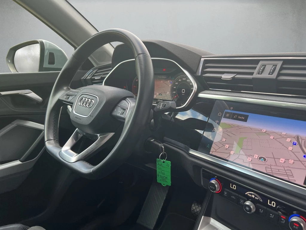 Audi Q3 35 TDI S tronic *Standhzg*LED*AHK*
