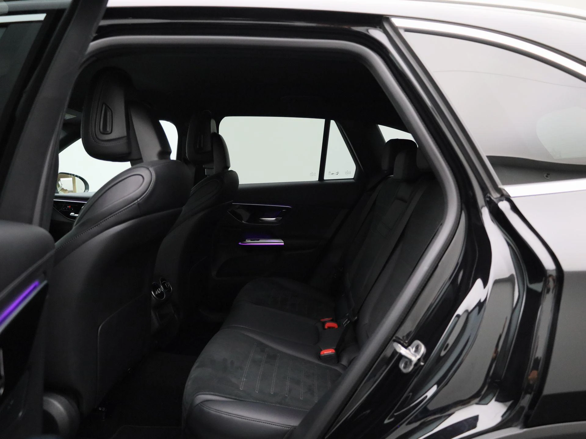 Mercedes-Benz-GLC-image-11