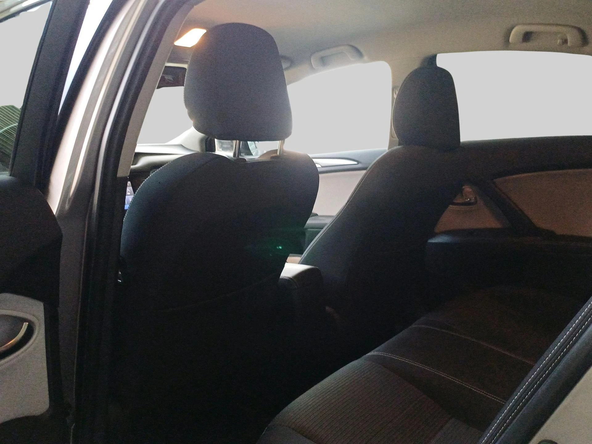 Toyota-Avensis-image-13