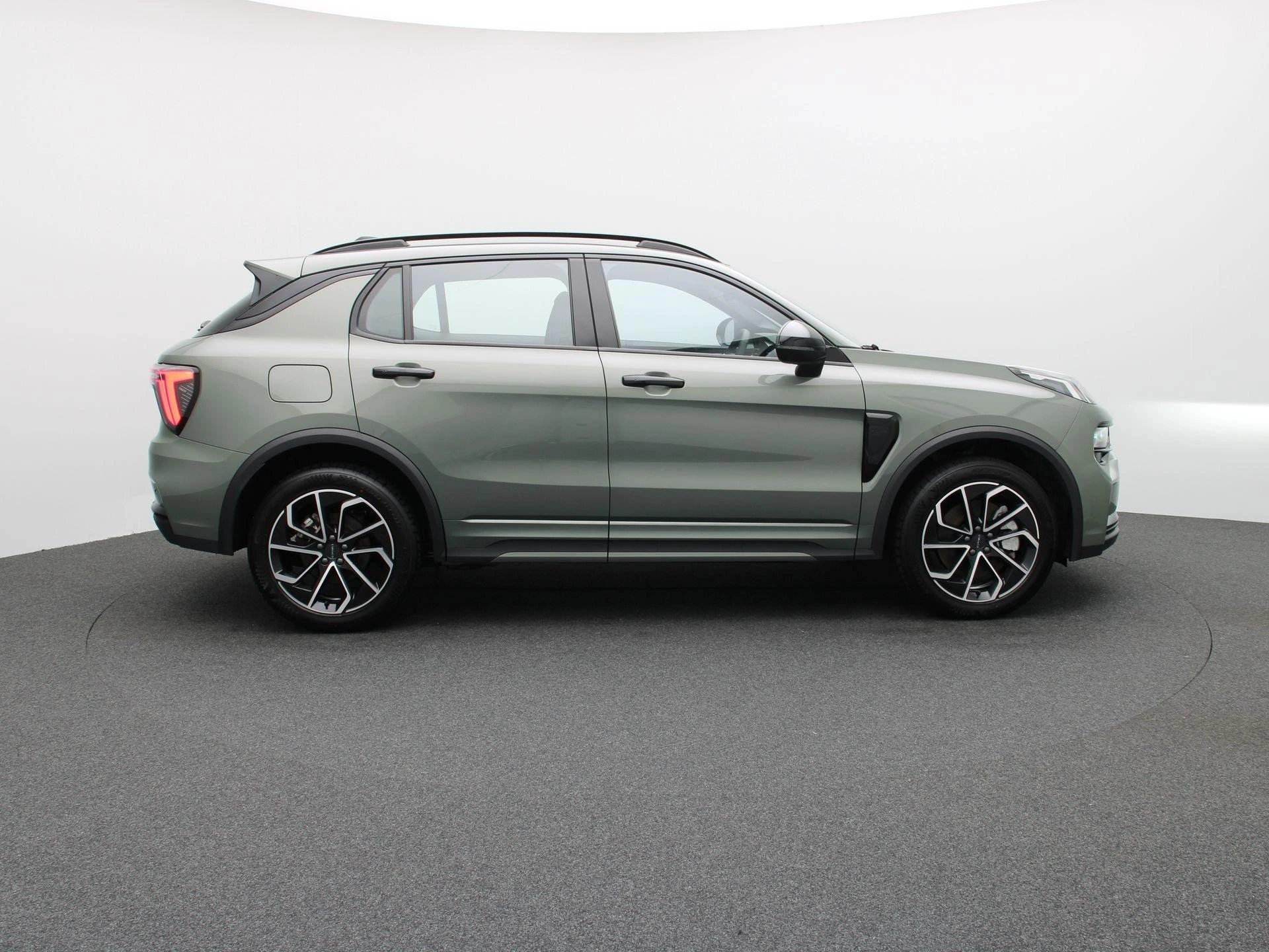 Lynk & Co-01-image-5