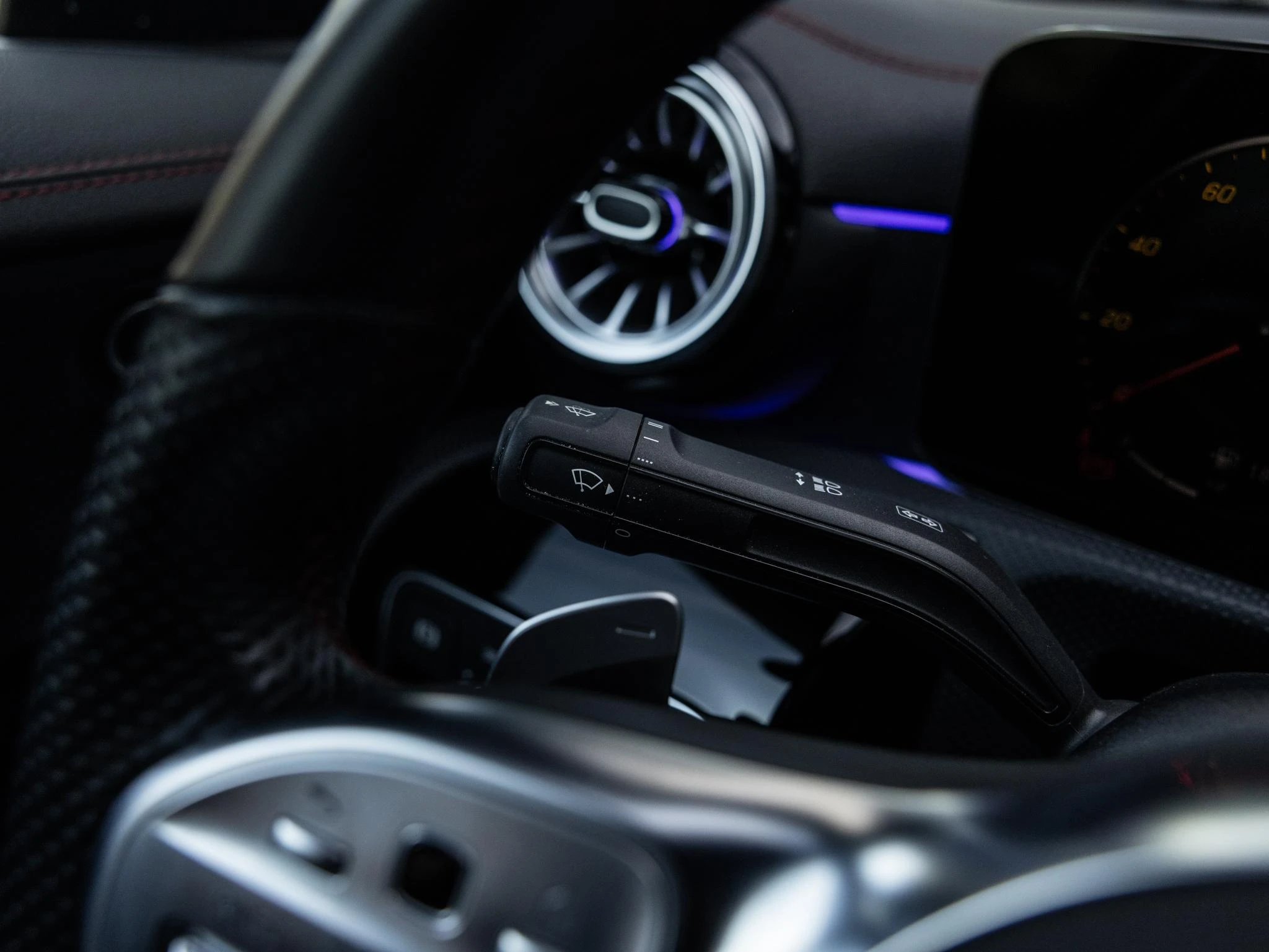 Mercedes-Benz-CLA-image-35