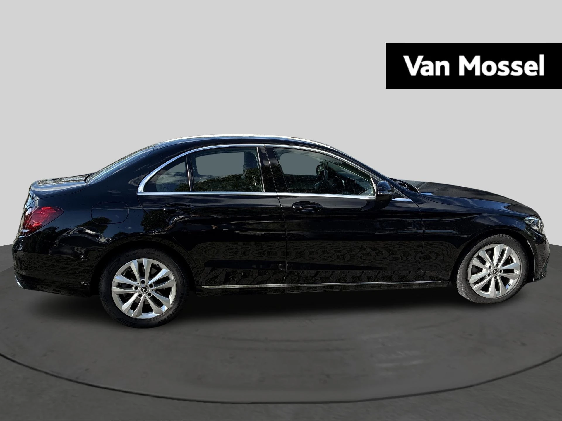 Mercedes-Benz-C-Klasse-image-4