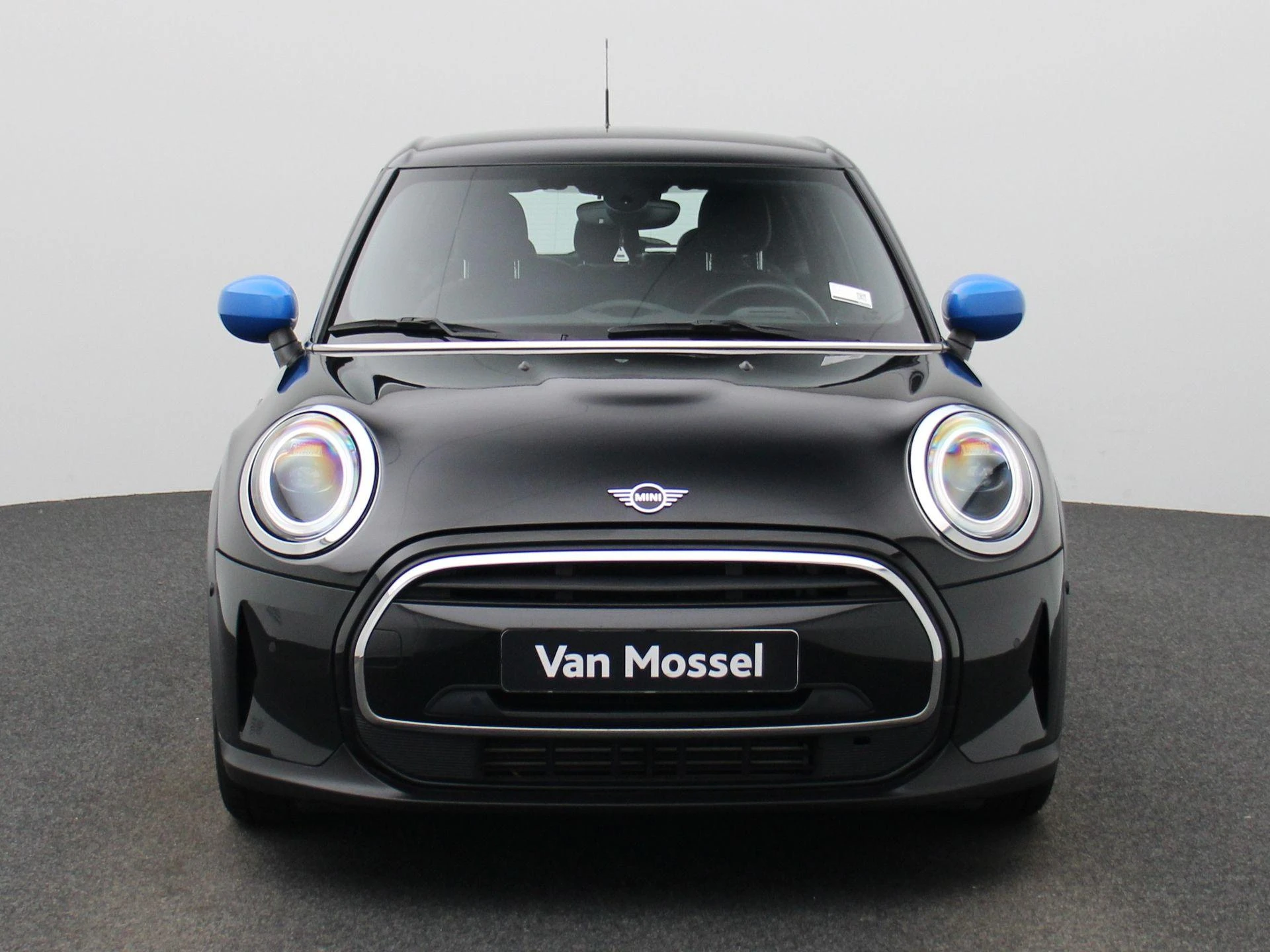 MINI-One-image-2