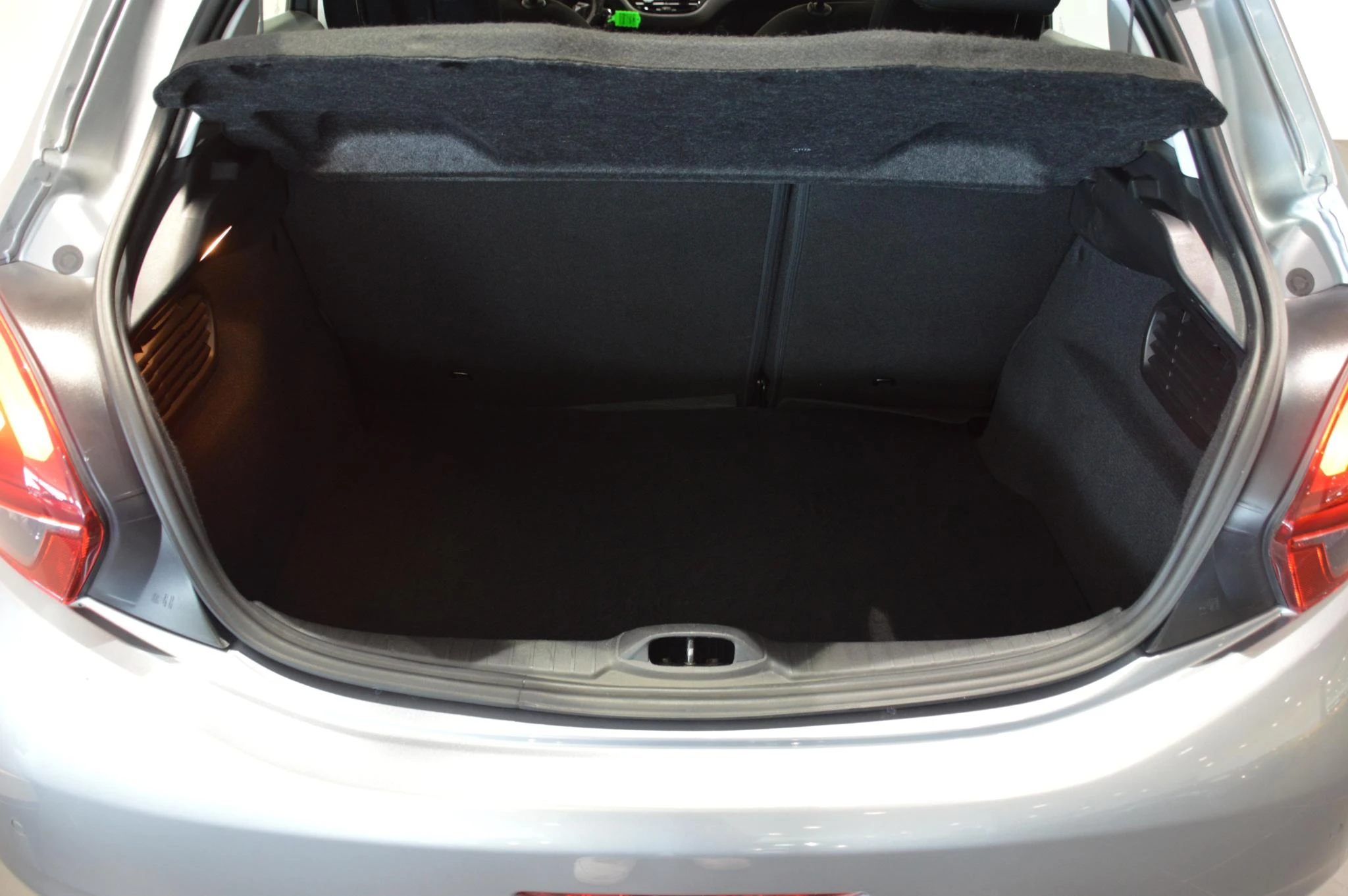 Peugeot 208 Signature