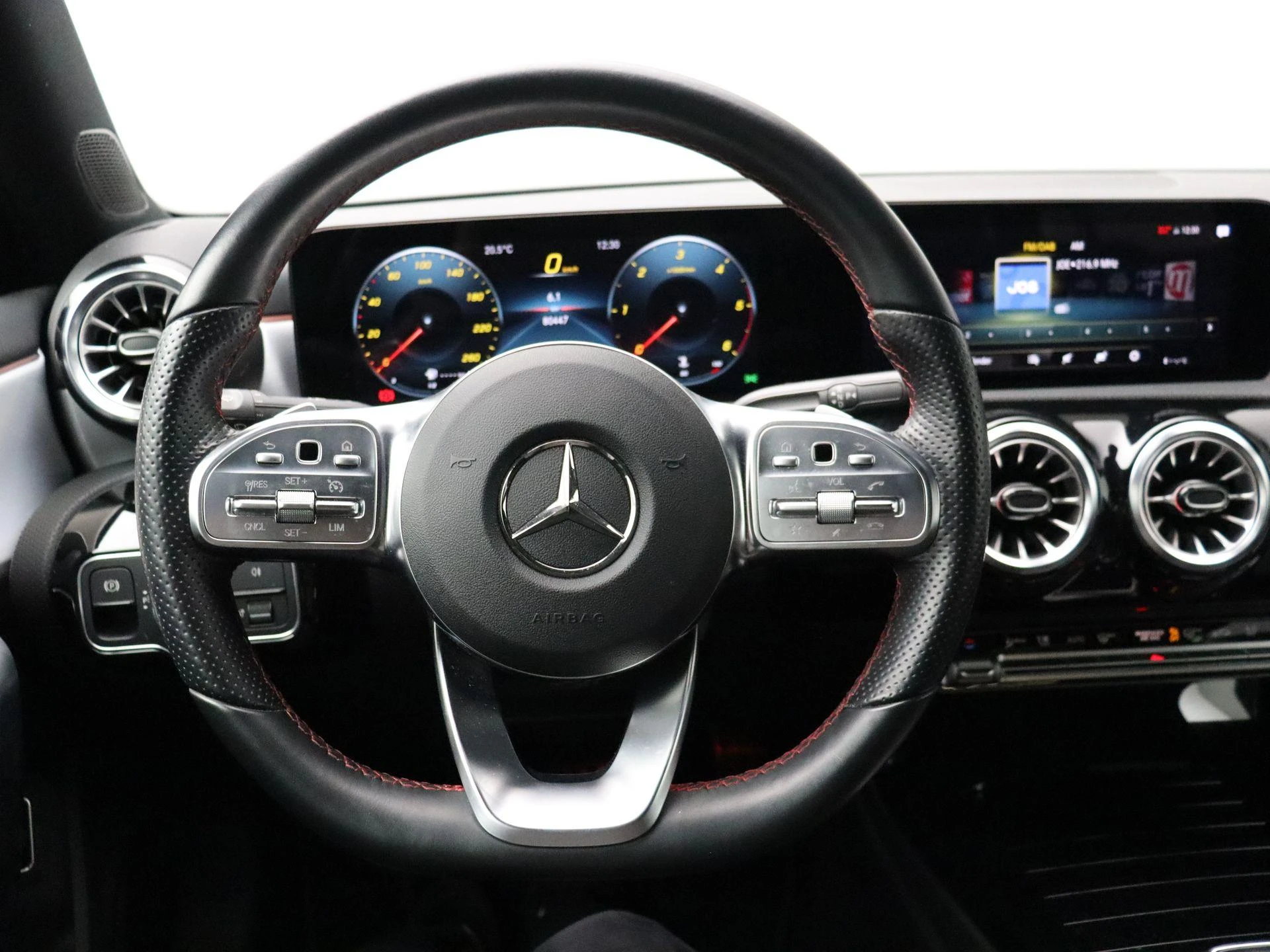 Mercedes-Benz-A-Klasse-image-13