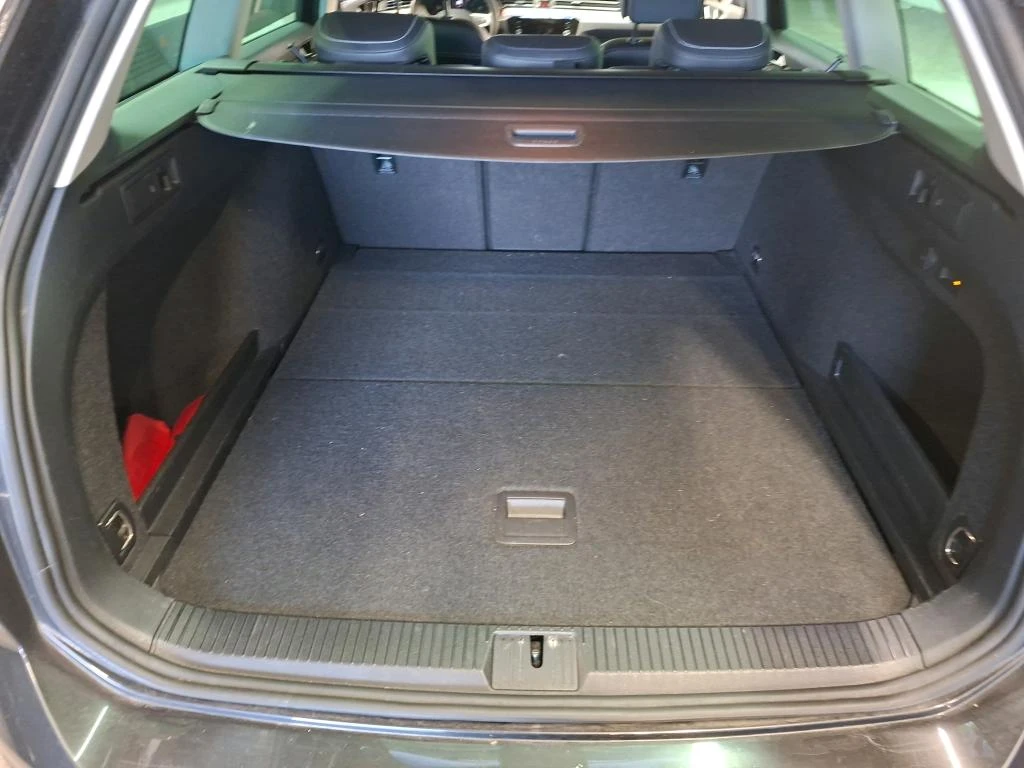 Volkswagen Passat Variant 2.0 TDI DSG Elegance AHK, RFK, IQ.Light, Navi., ACC, 17"Alu.,