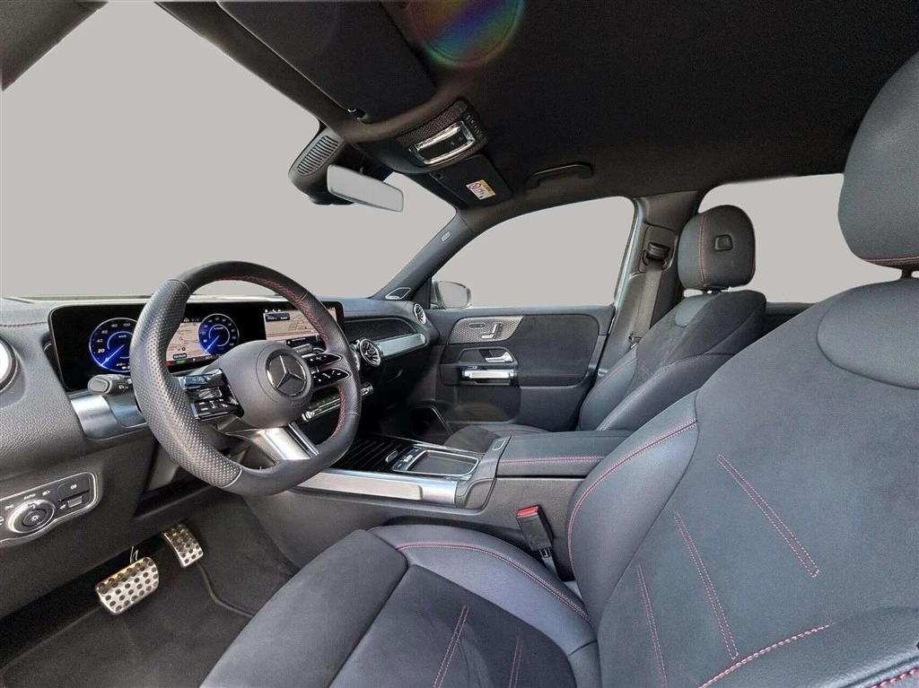 Mercedes-Benz-EQB-image-9