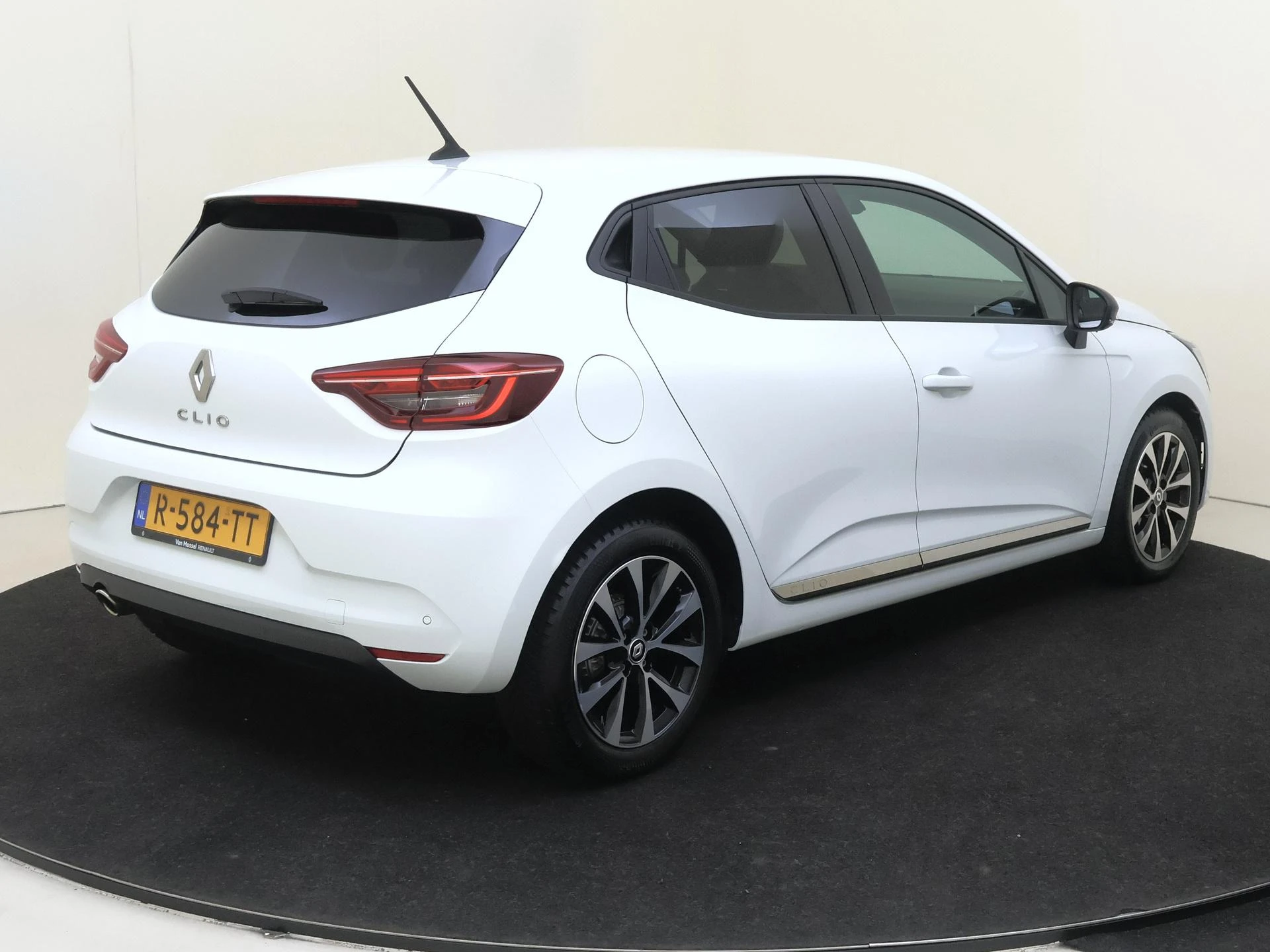 Renault-Clio-image-3