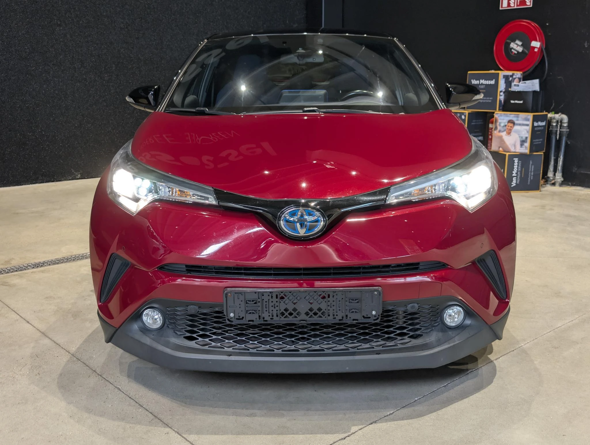 Toyota-C-HR-image-2