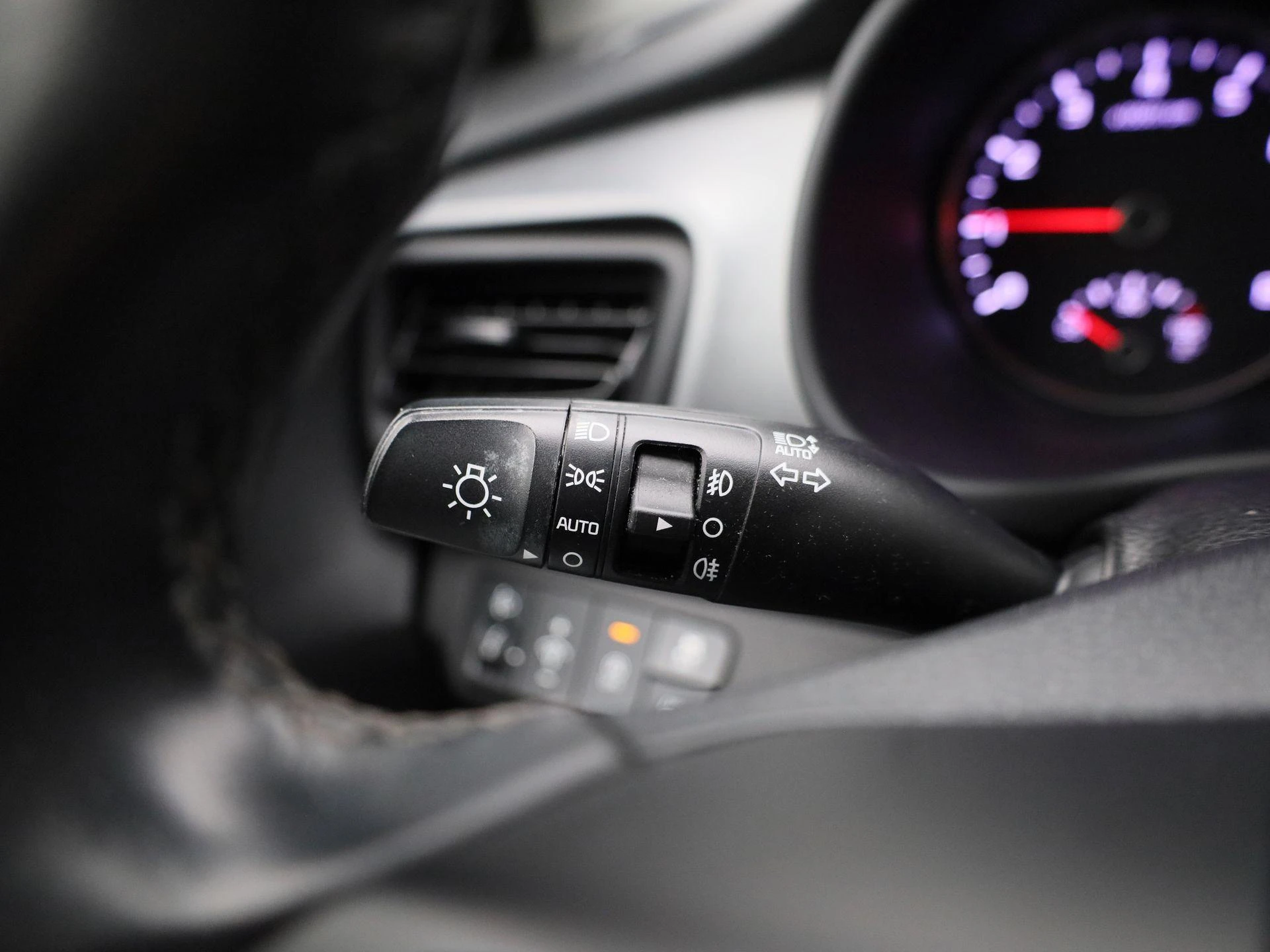 Kia-Stonic-image-18