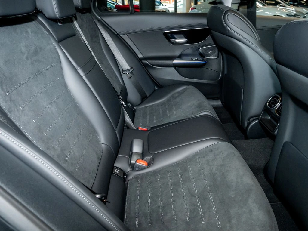 Mercedes-Benz-C-Klasse 200-image-11