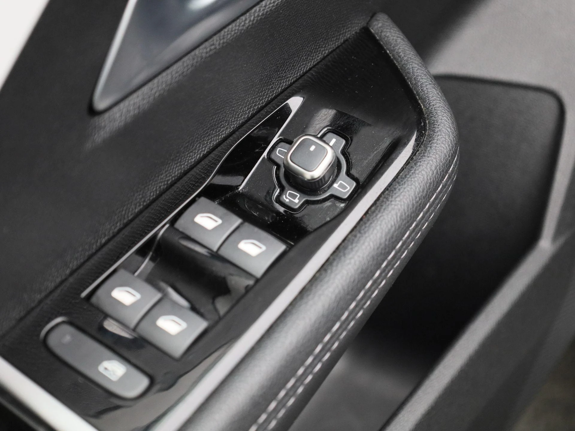 Opel-Astra-image-28