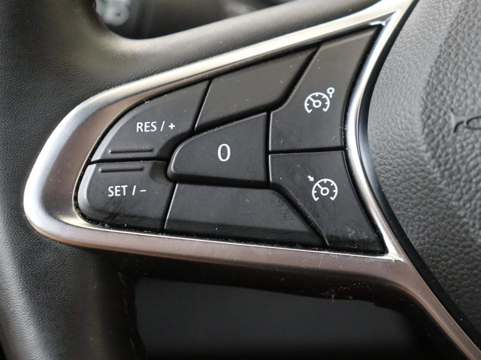 Renault-Clio-image-11