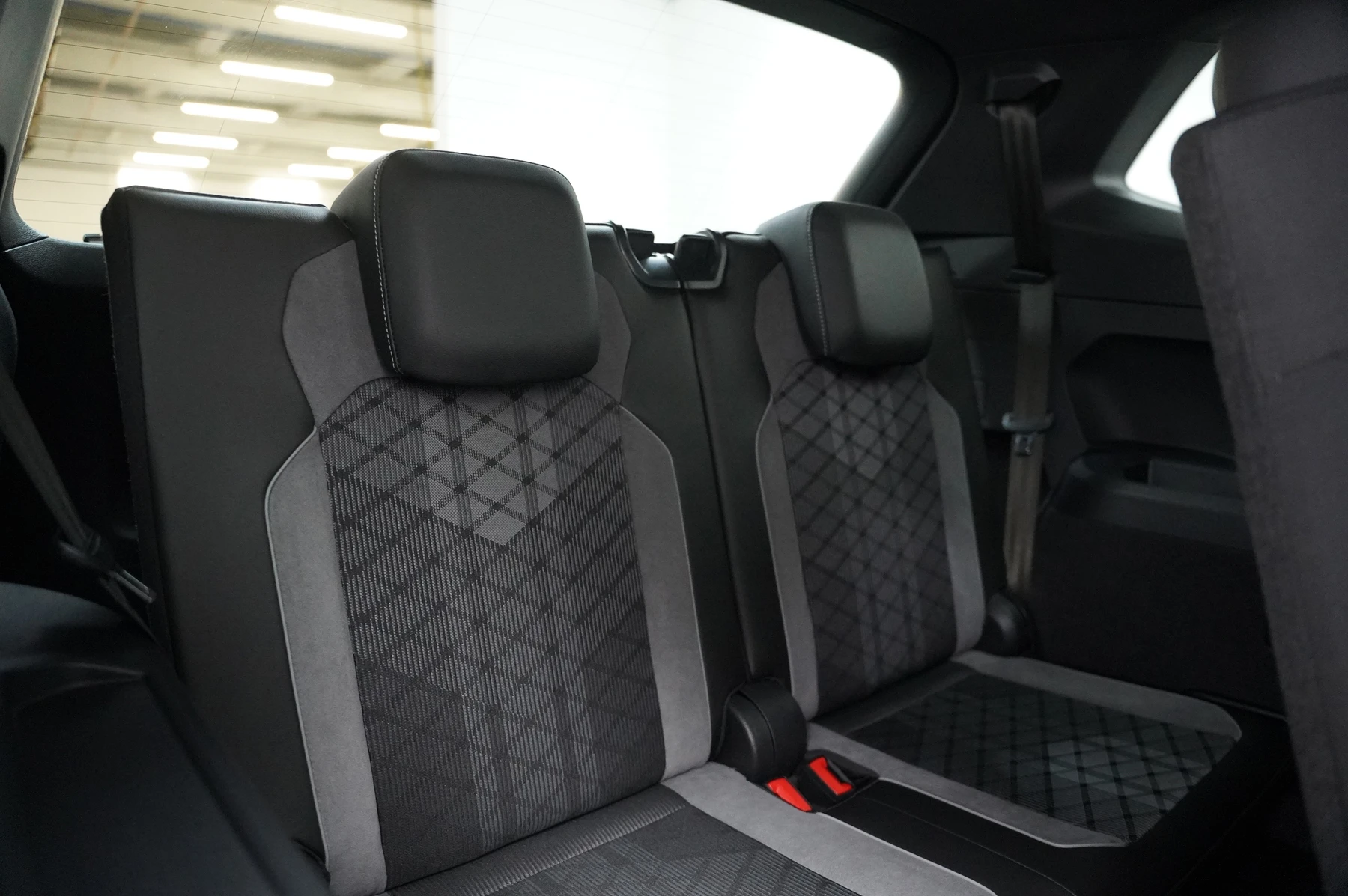 Volkswagen-Tiguan Allspace-image-11