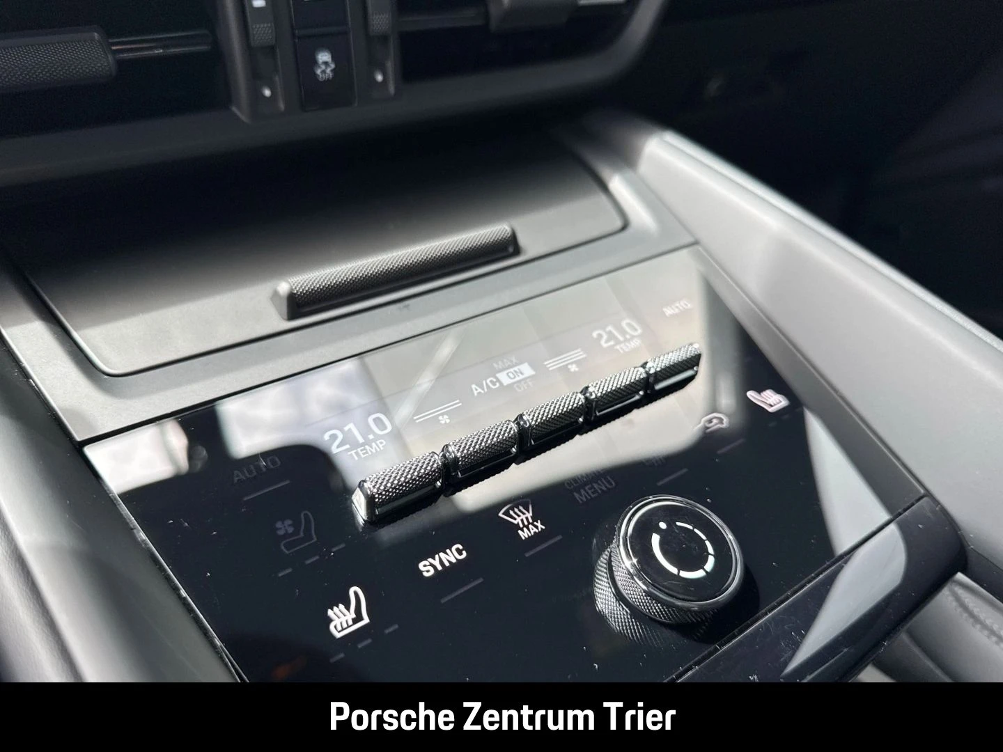 Porsche-Macan-image-19