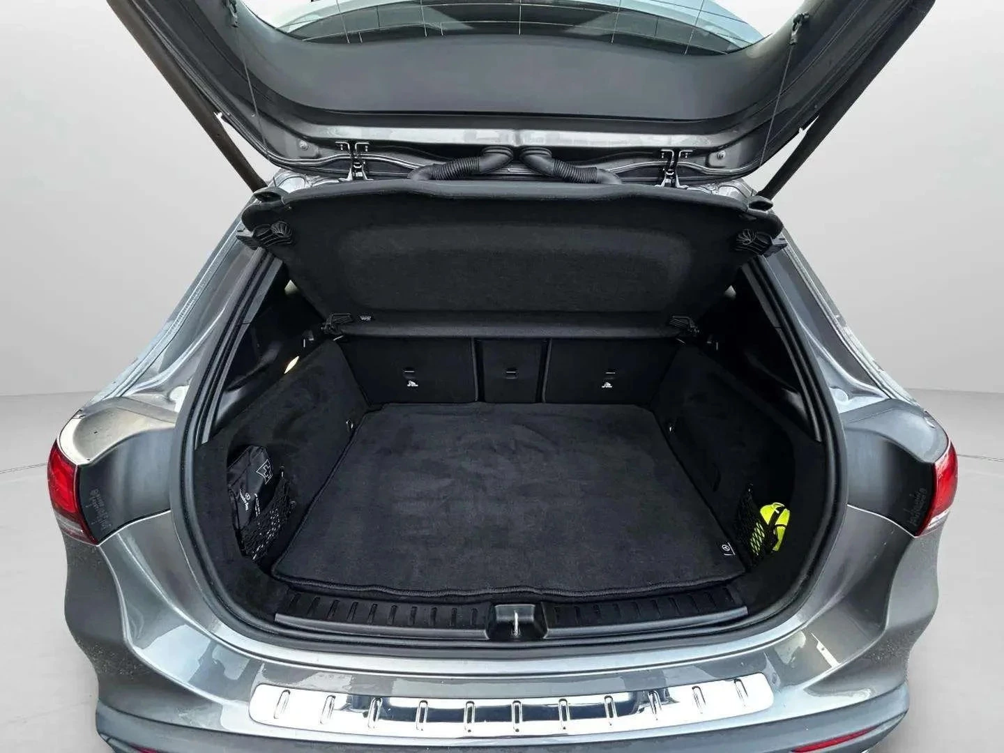 Mercedes-Benz-EQA-image-20