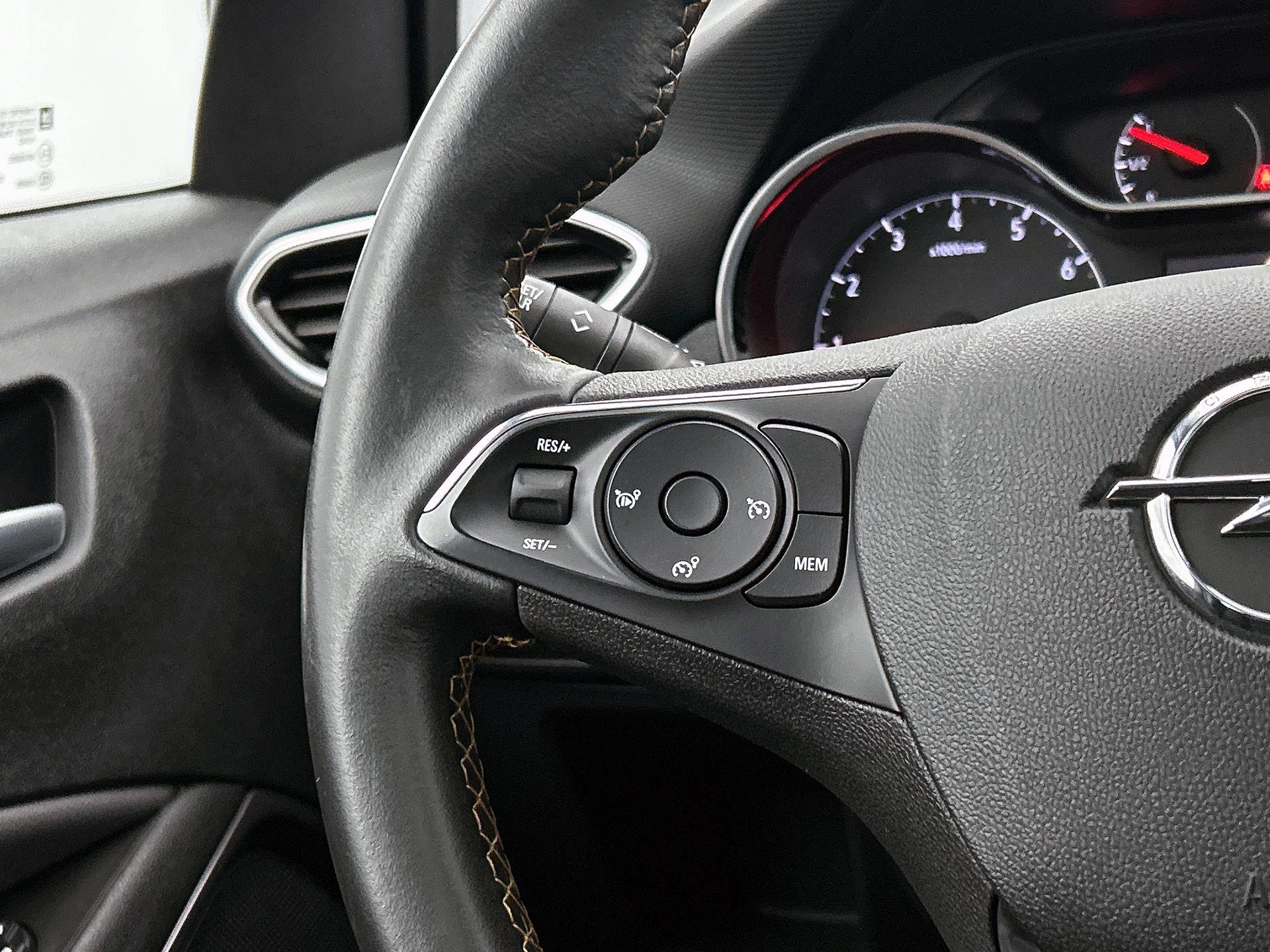 Opel-Crossland X-image-5