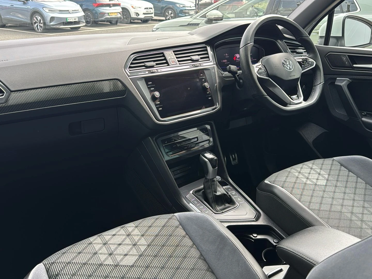 Volkswagen-Tiguan-image-1
